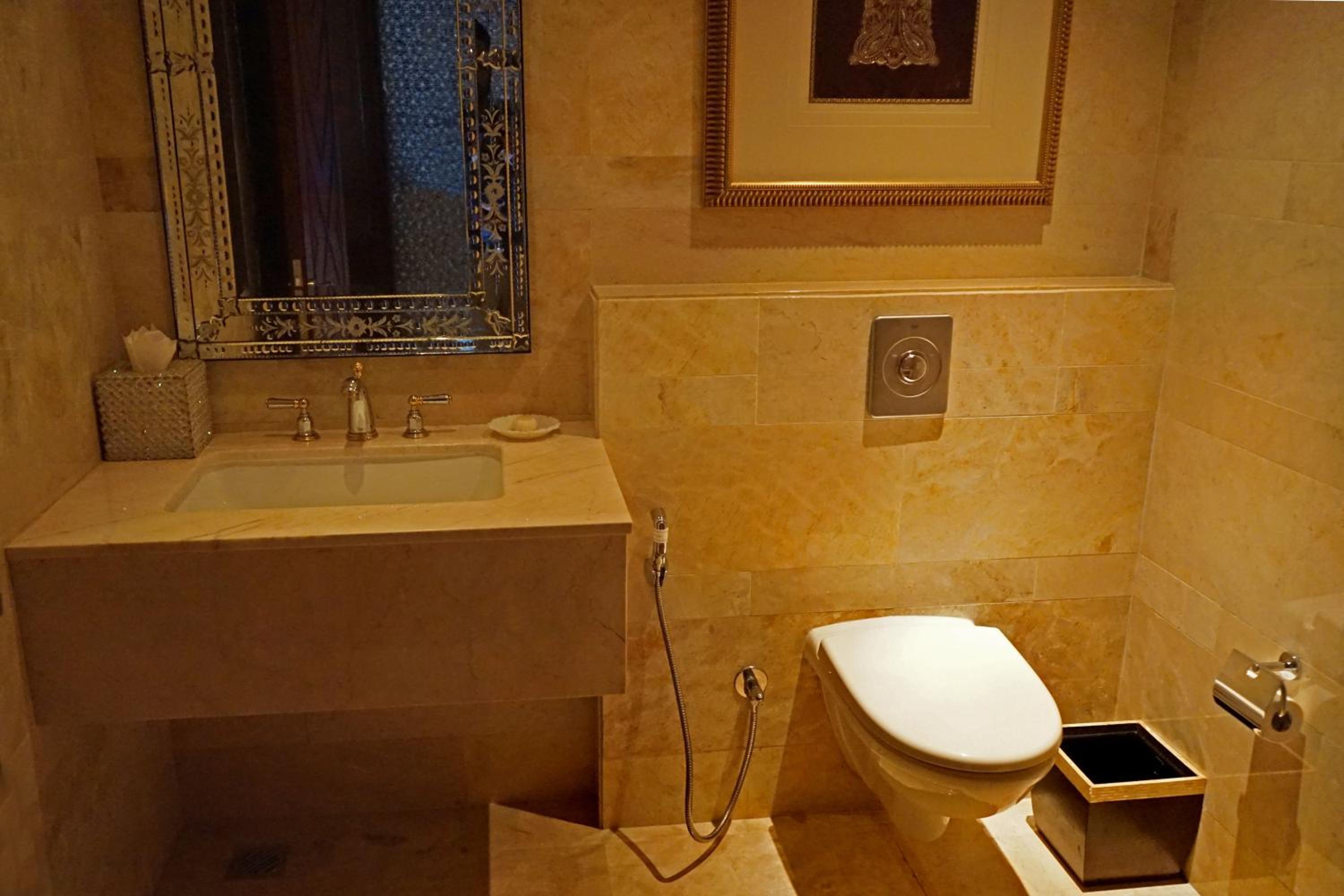 Luxury Suite Luxury Suite