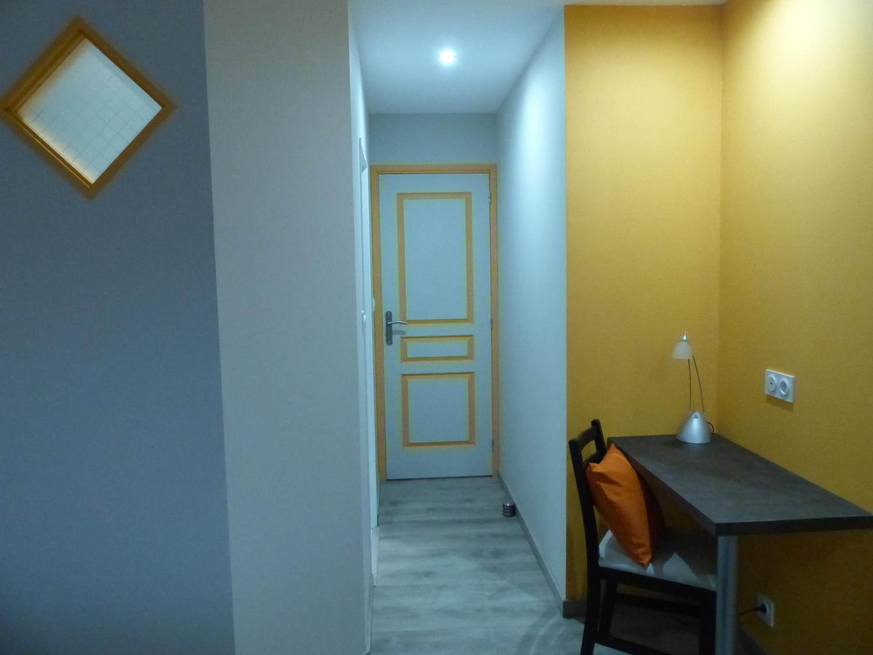 Double Room with Private Bathroom - Photo 5