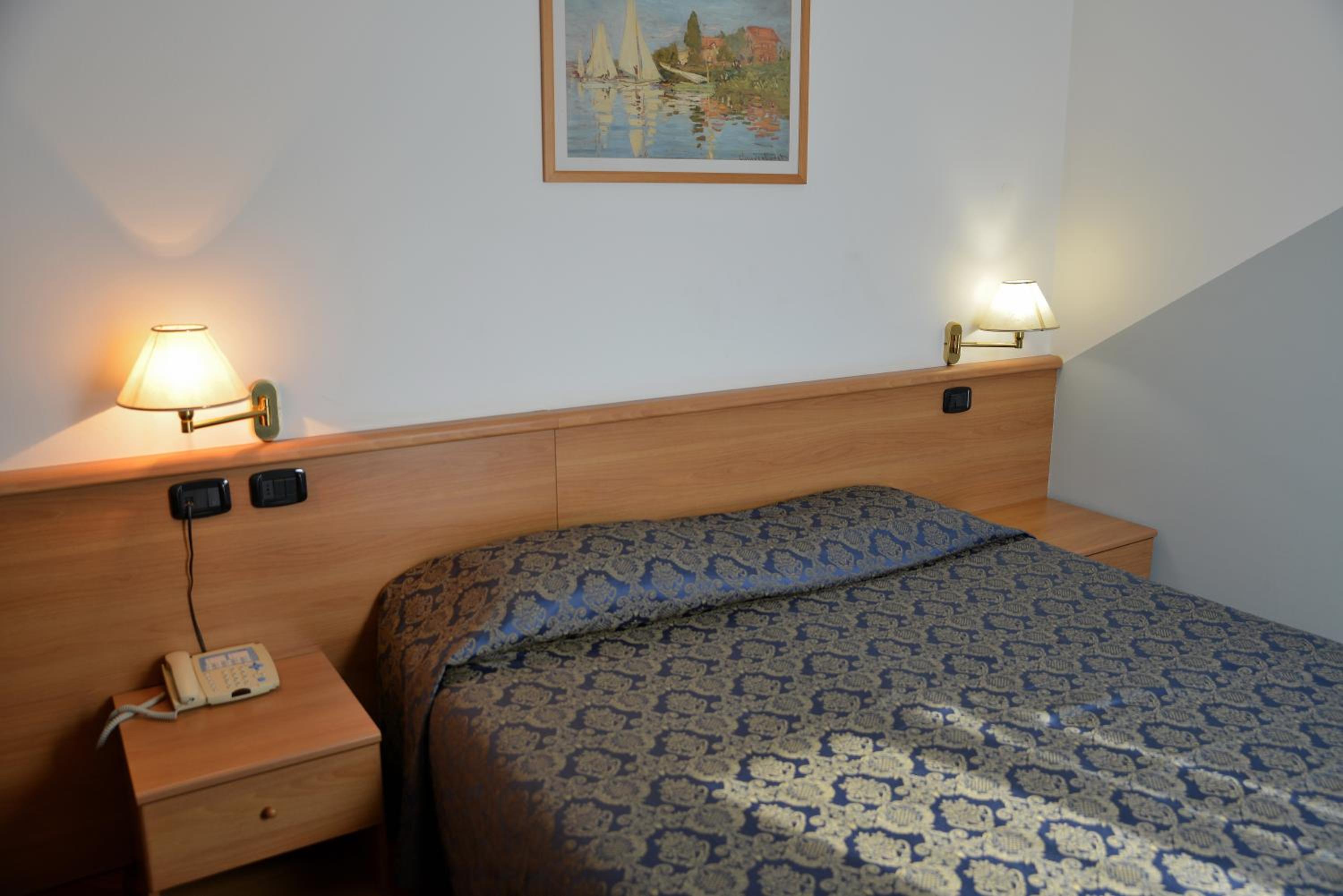 Double or Twin Room - Photo 40