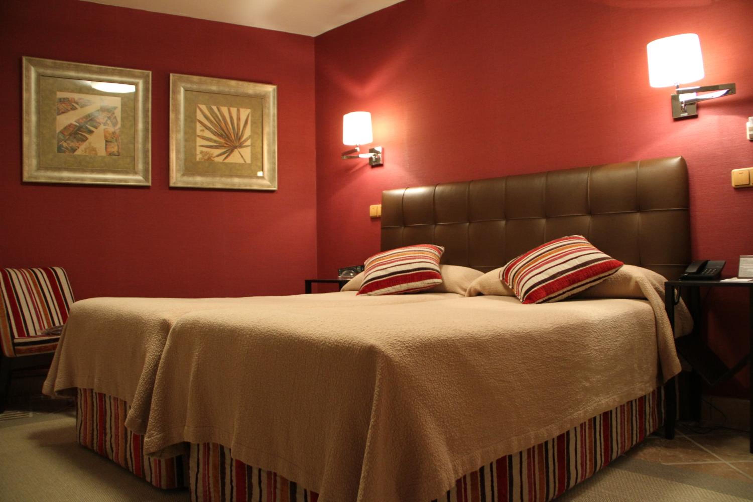 Double or Twin Room - Photo 1