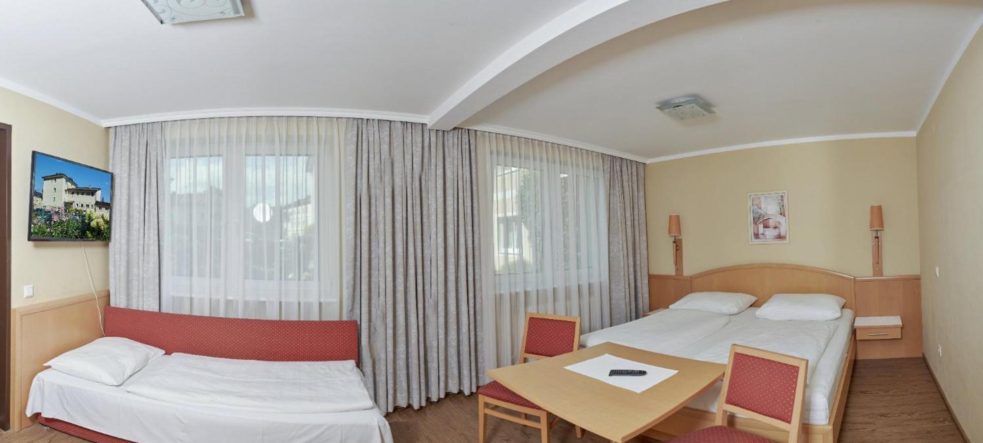 Triple Room photo 2