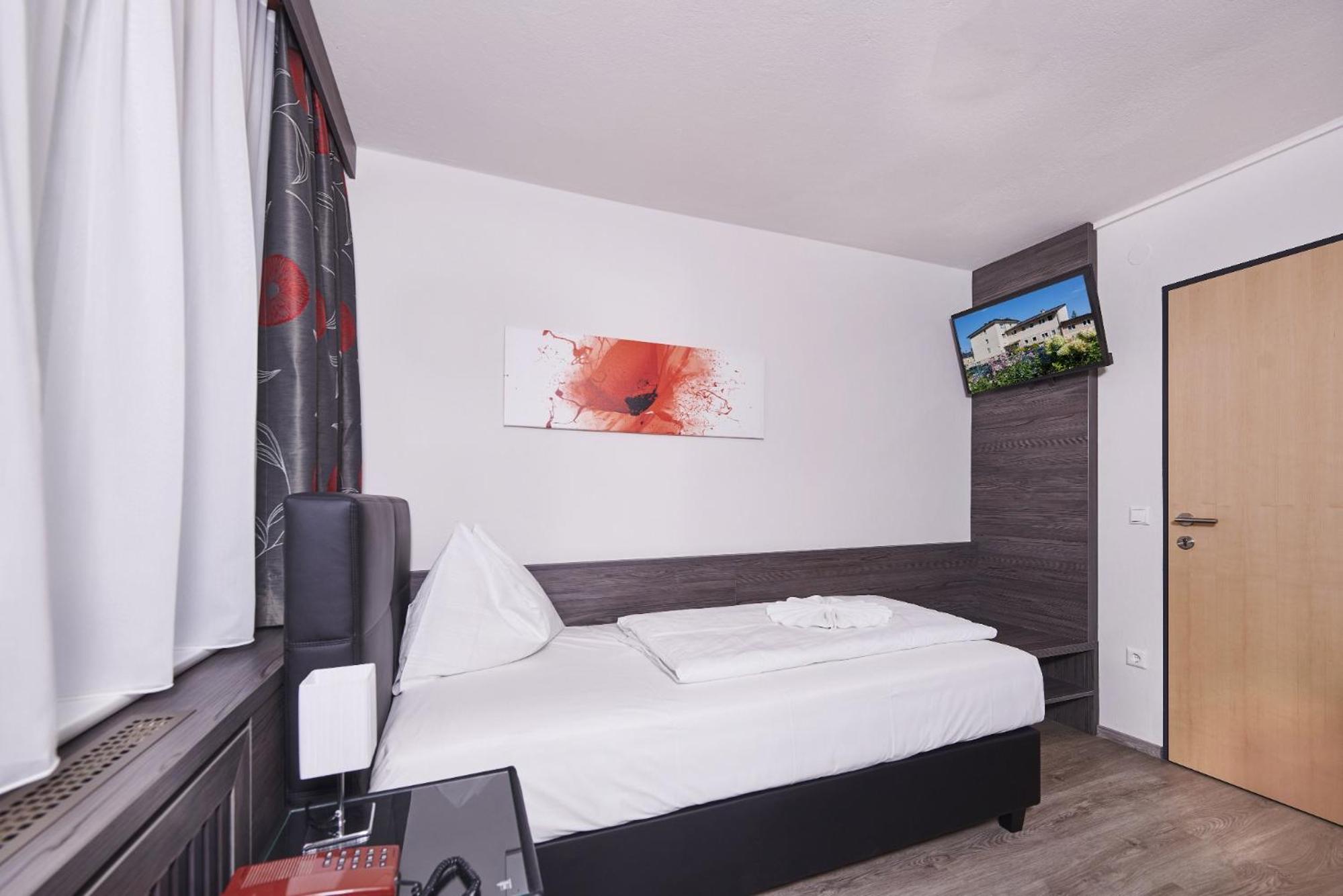 Single Room photo 3