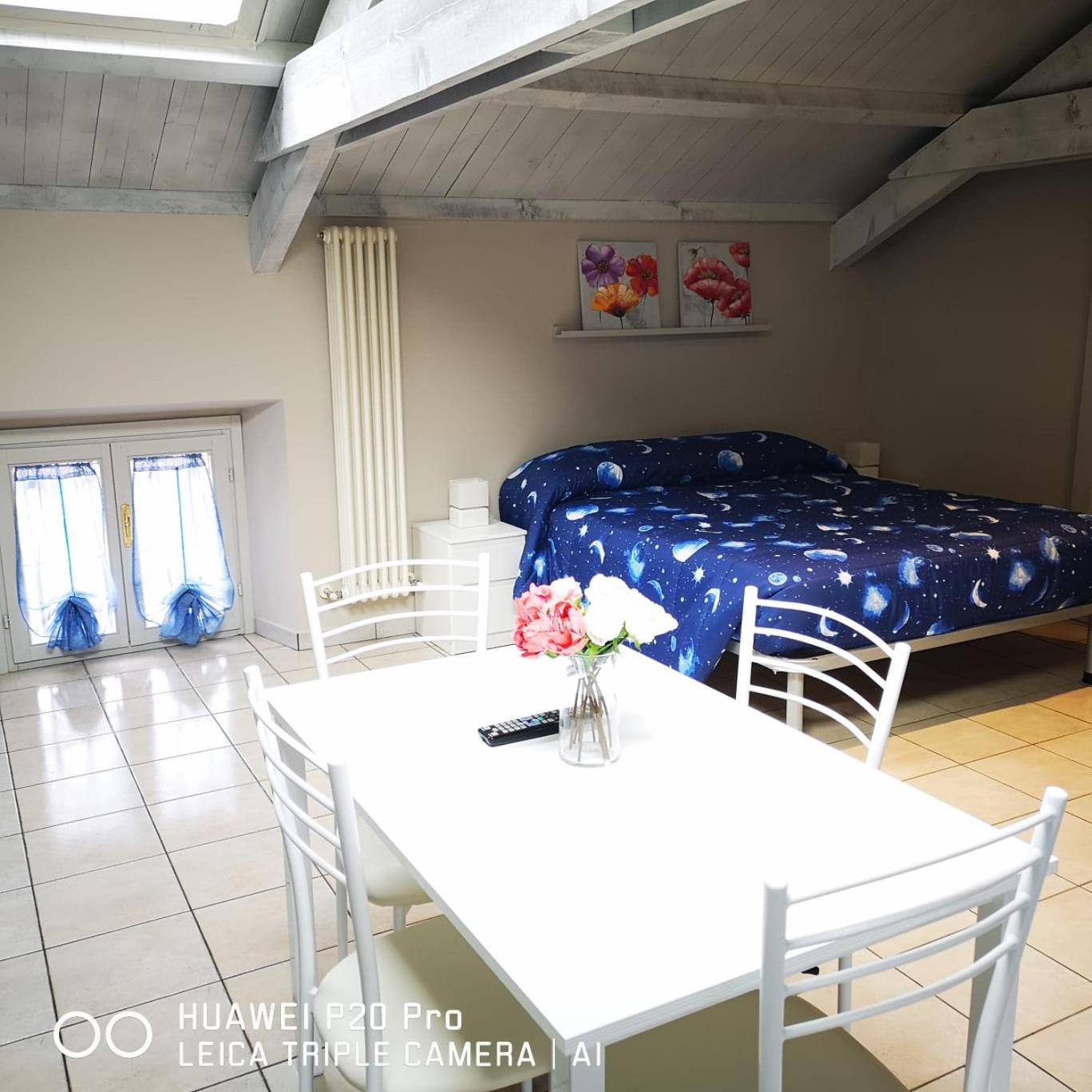 One-Bedroom Apartment - Photo 2