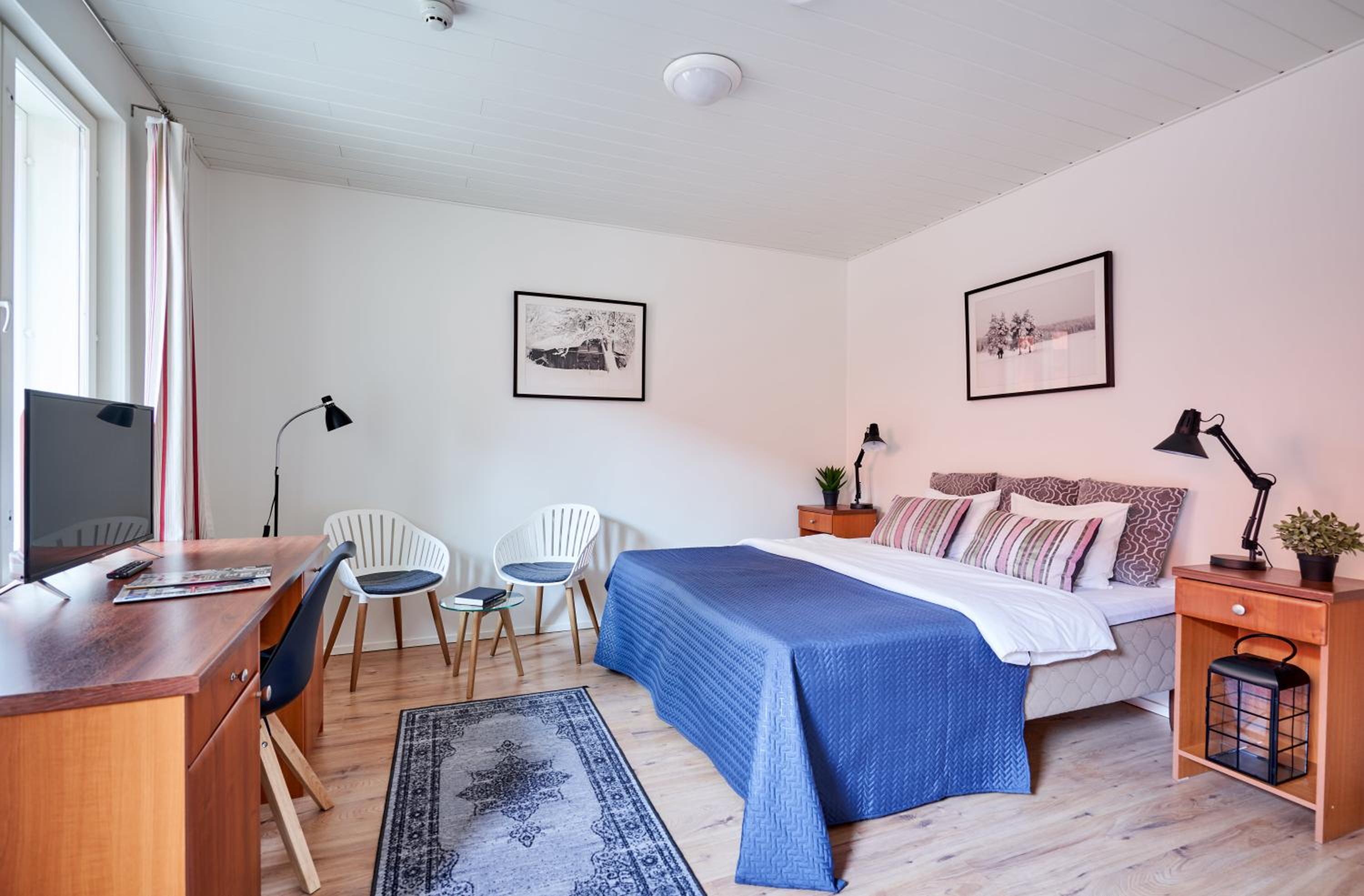 Double or Twin Room with Private Bathroom - Photo 1