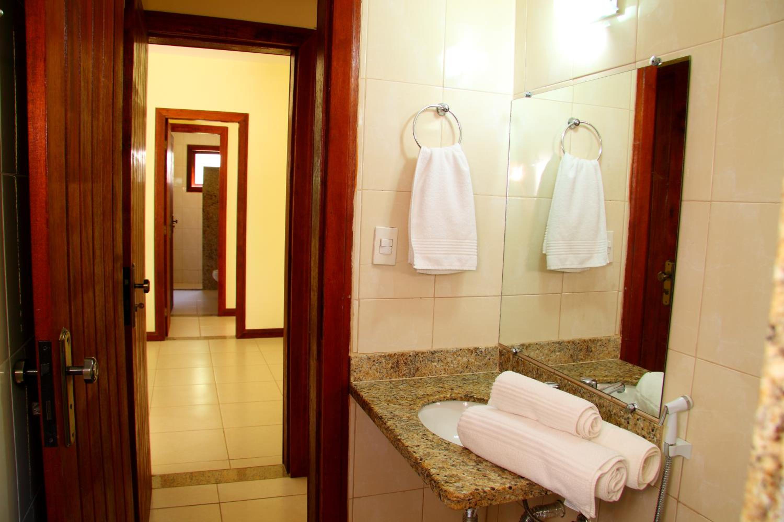 Two-Bedroom Suite (6 Adults) photo 3