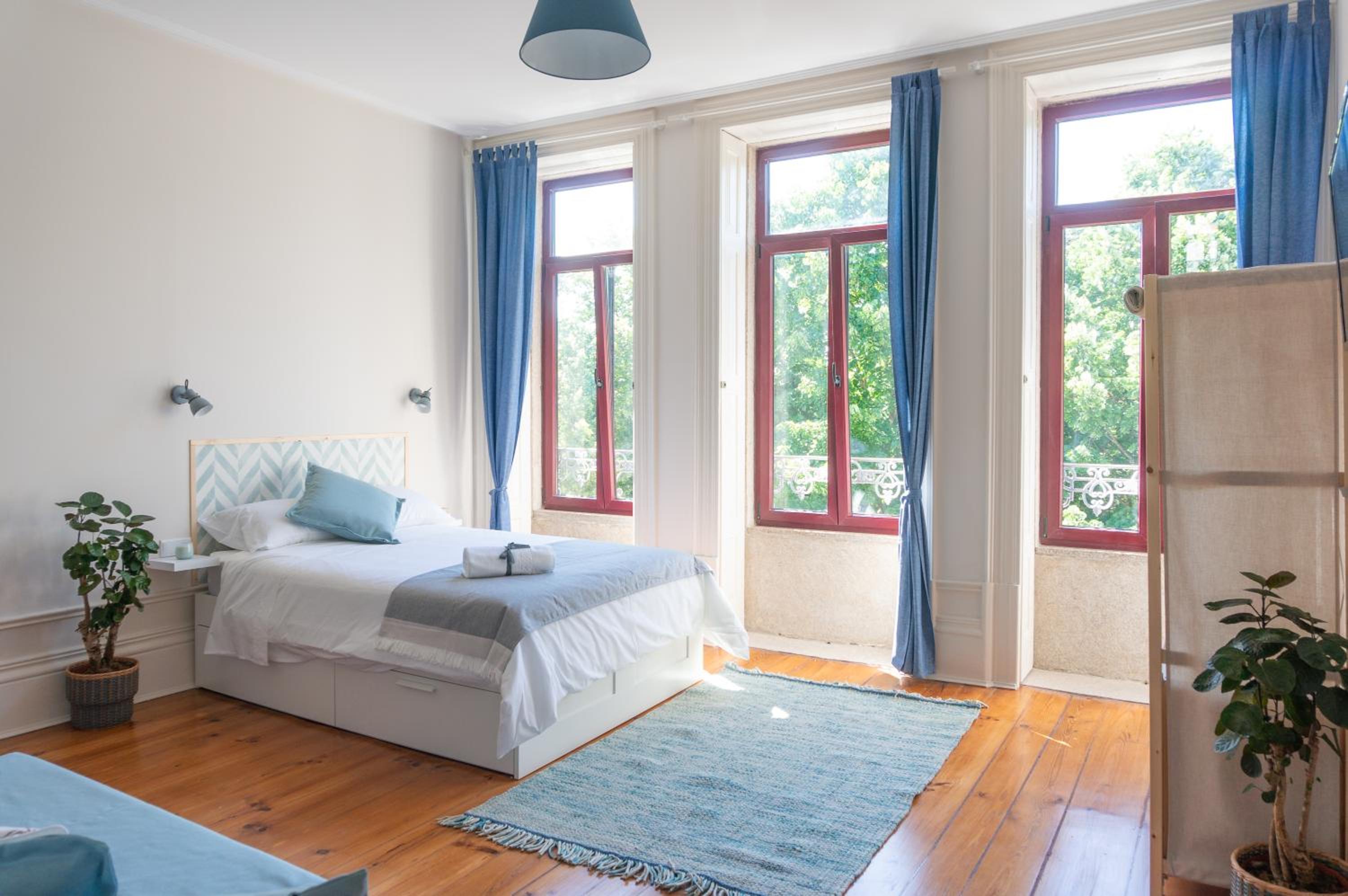 Apartment with Garden View