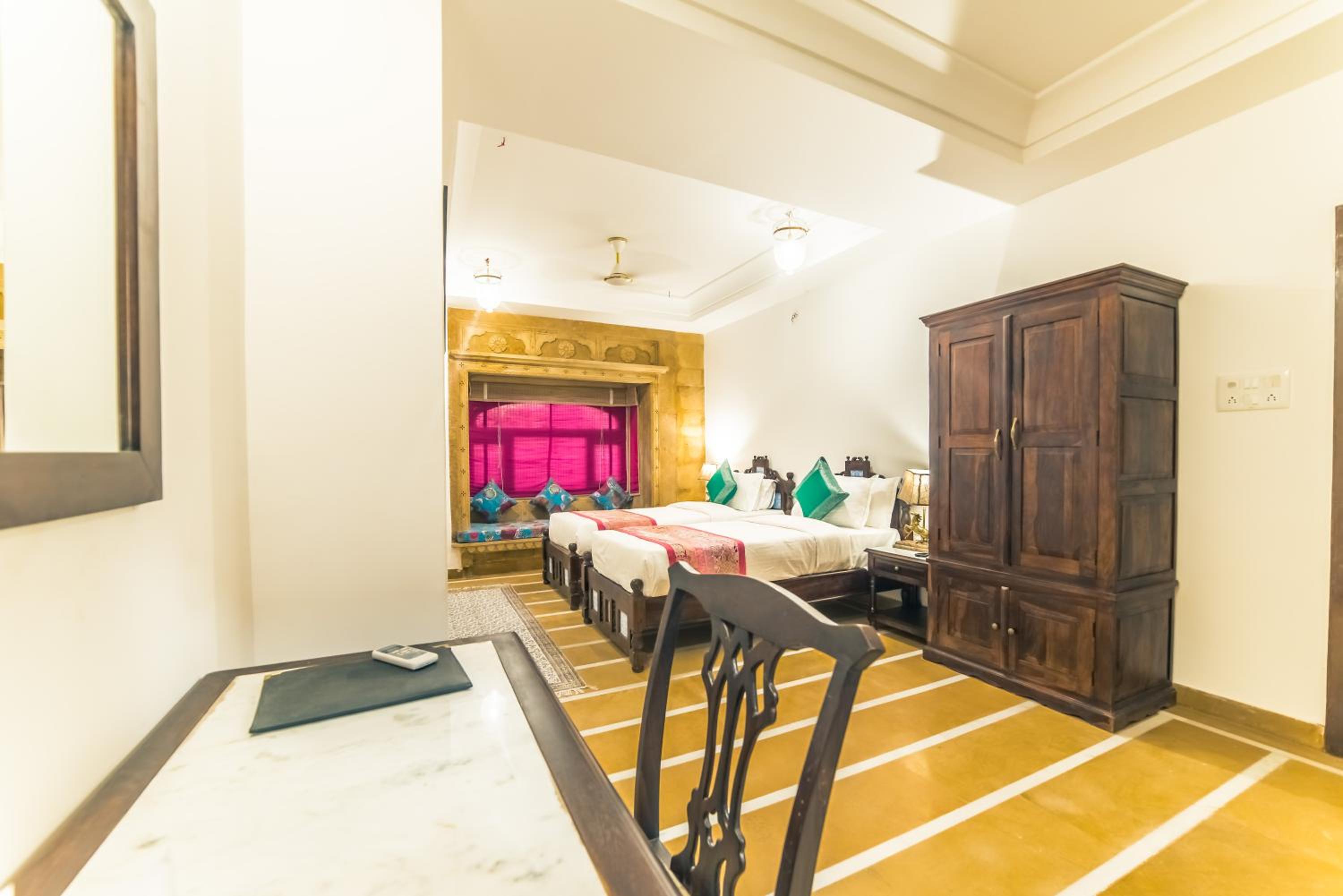 Deluxe Room - Photo 2