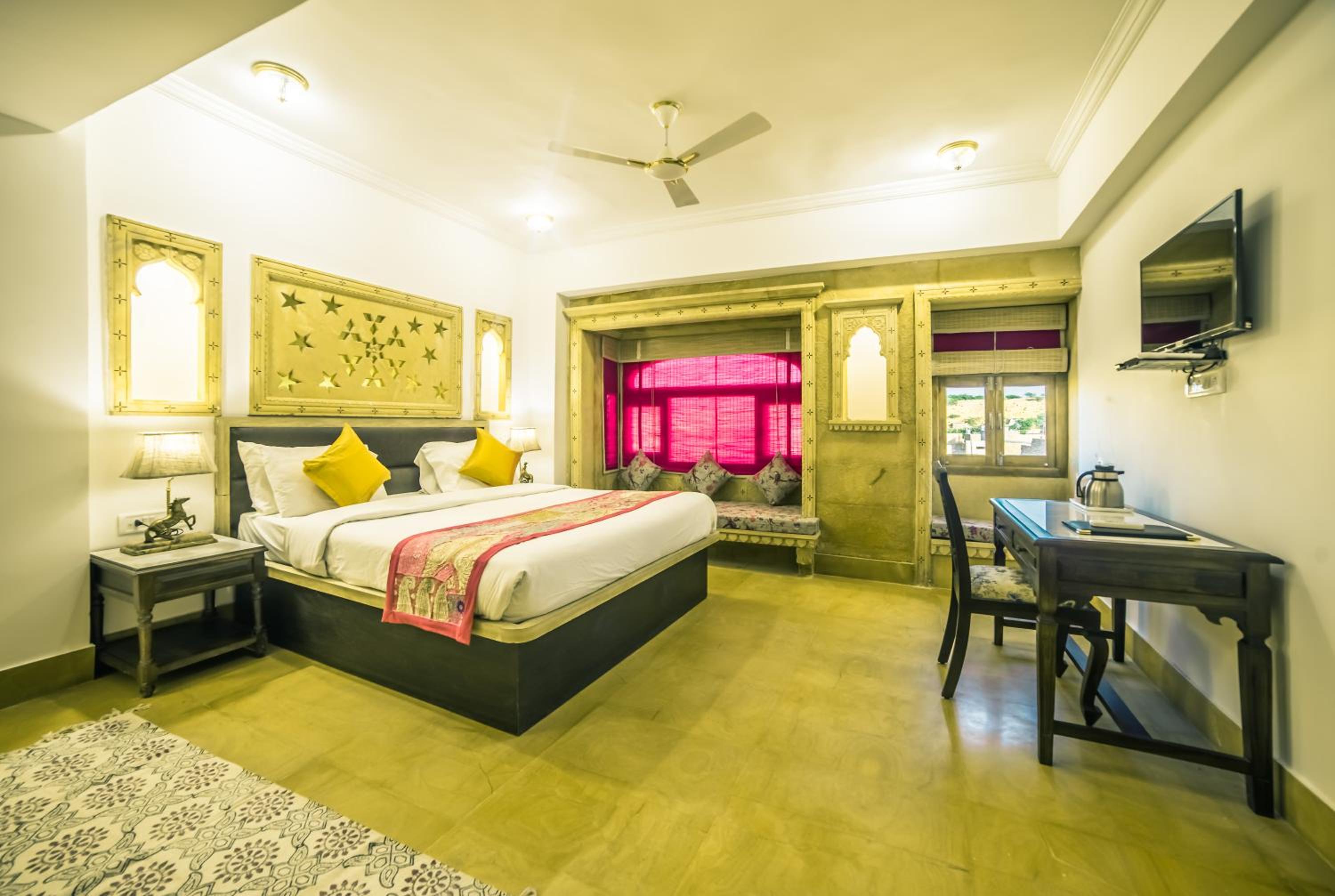 Deluxe Room - Photo 1