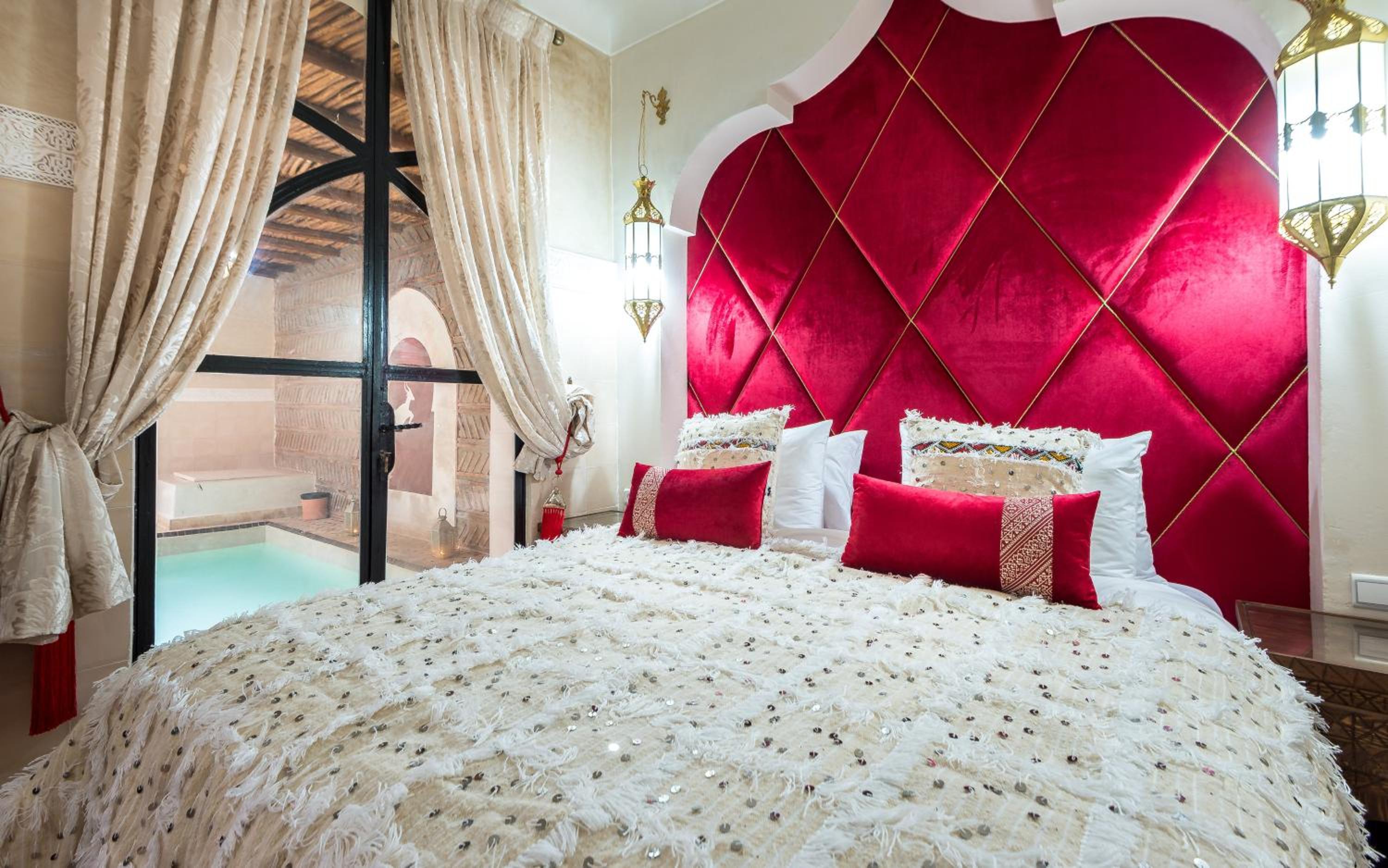 Deluxe Double Room - Photo 8