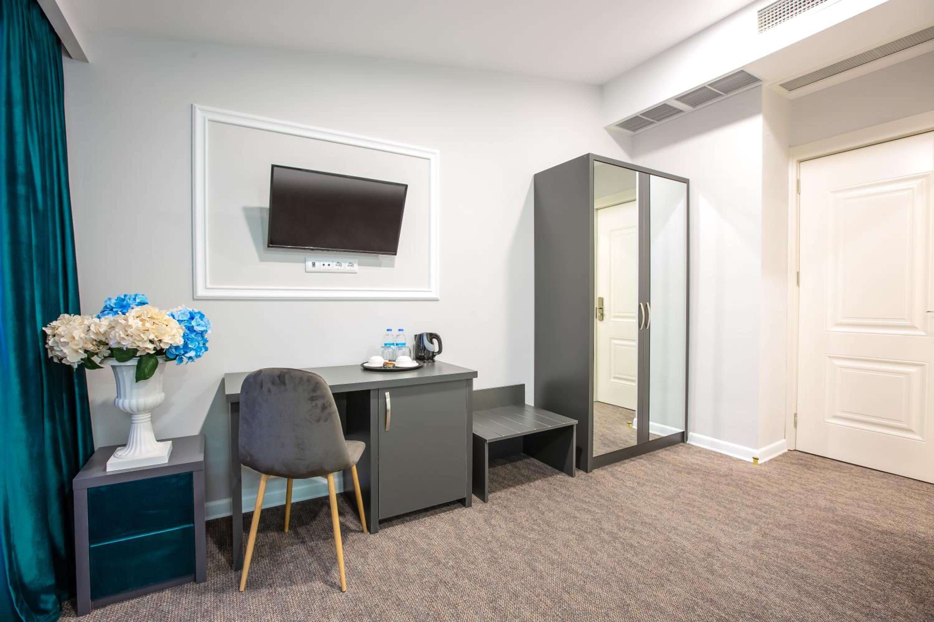 Standard Double Room - Photo 3