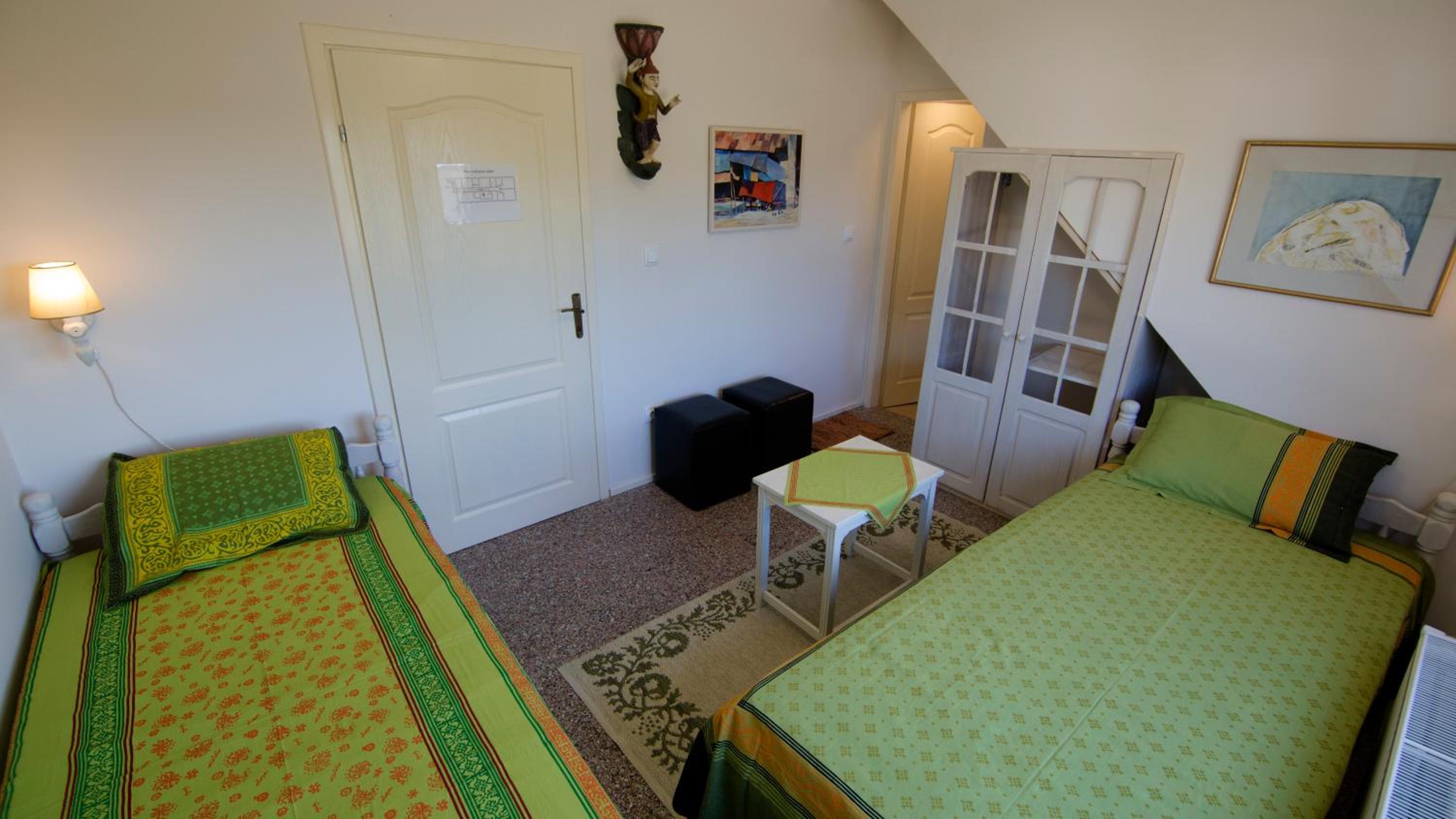Twin Room with Bathroom photo 2
