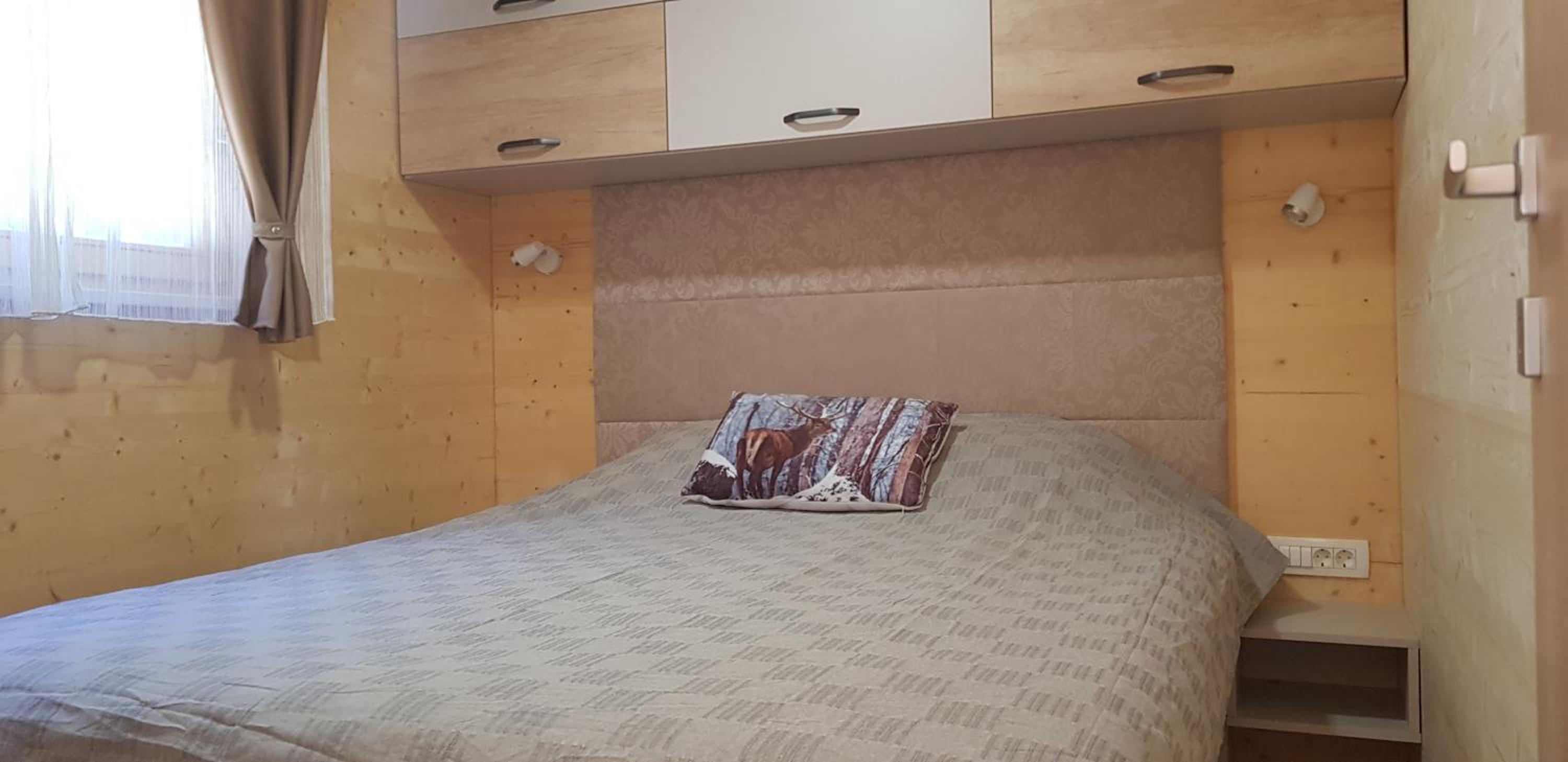 Three-Bedroom House - Photo 9
