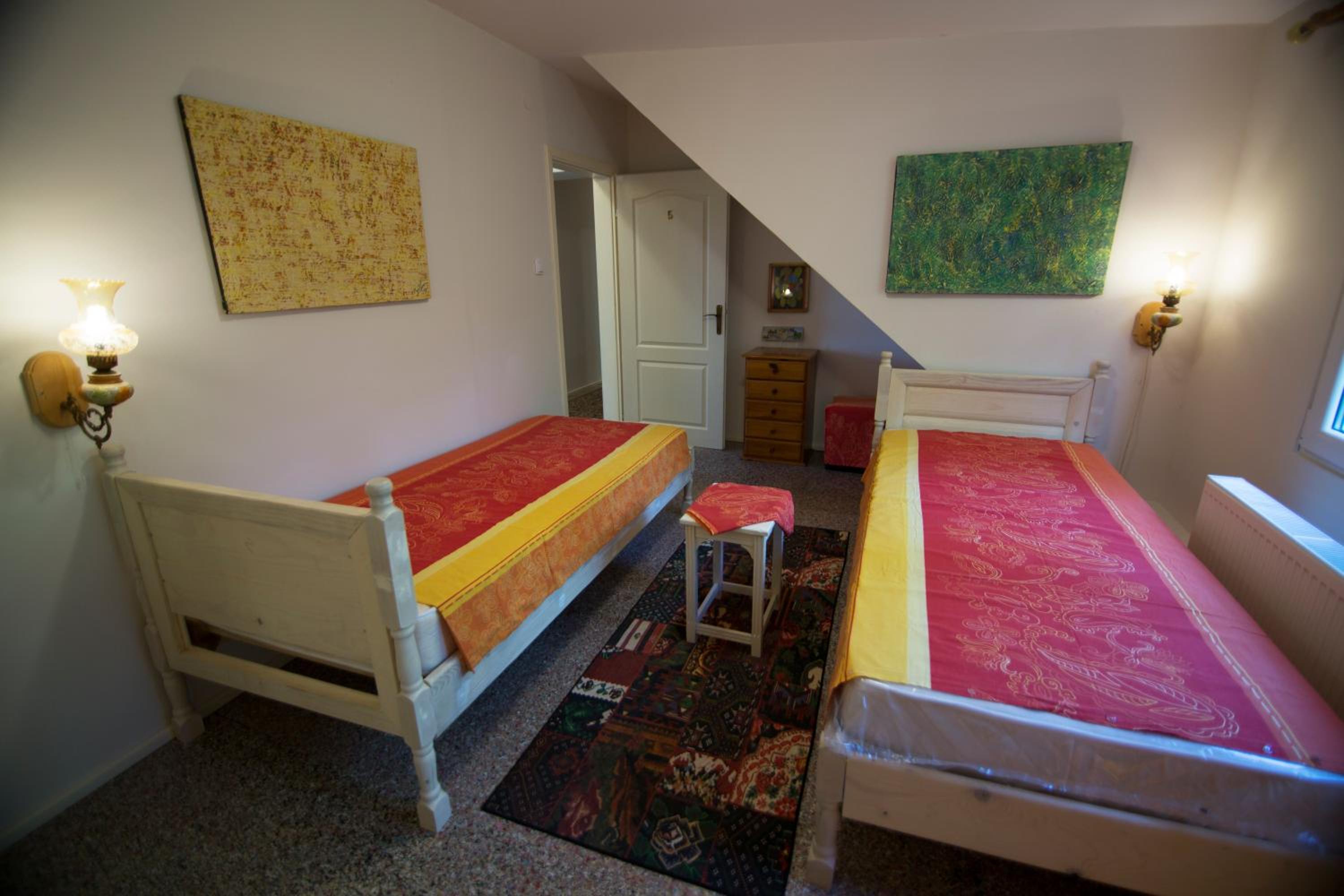 Twin Room with Bathroom photo 1