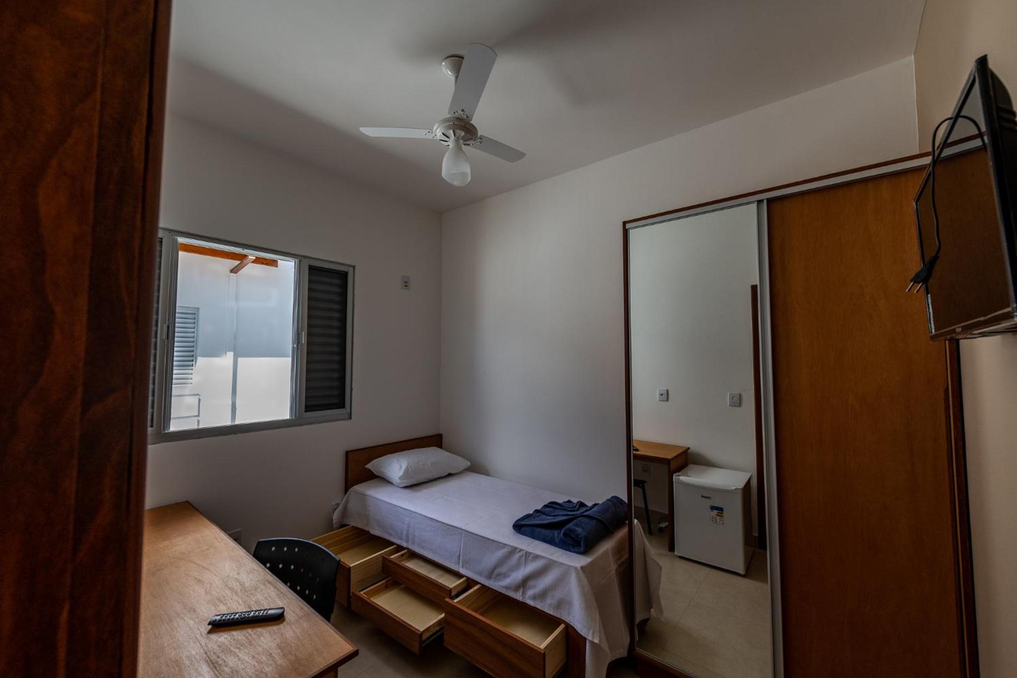 Standard Single Room with Shared Bathroom photo 2
