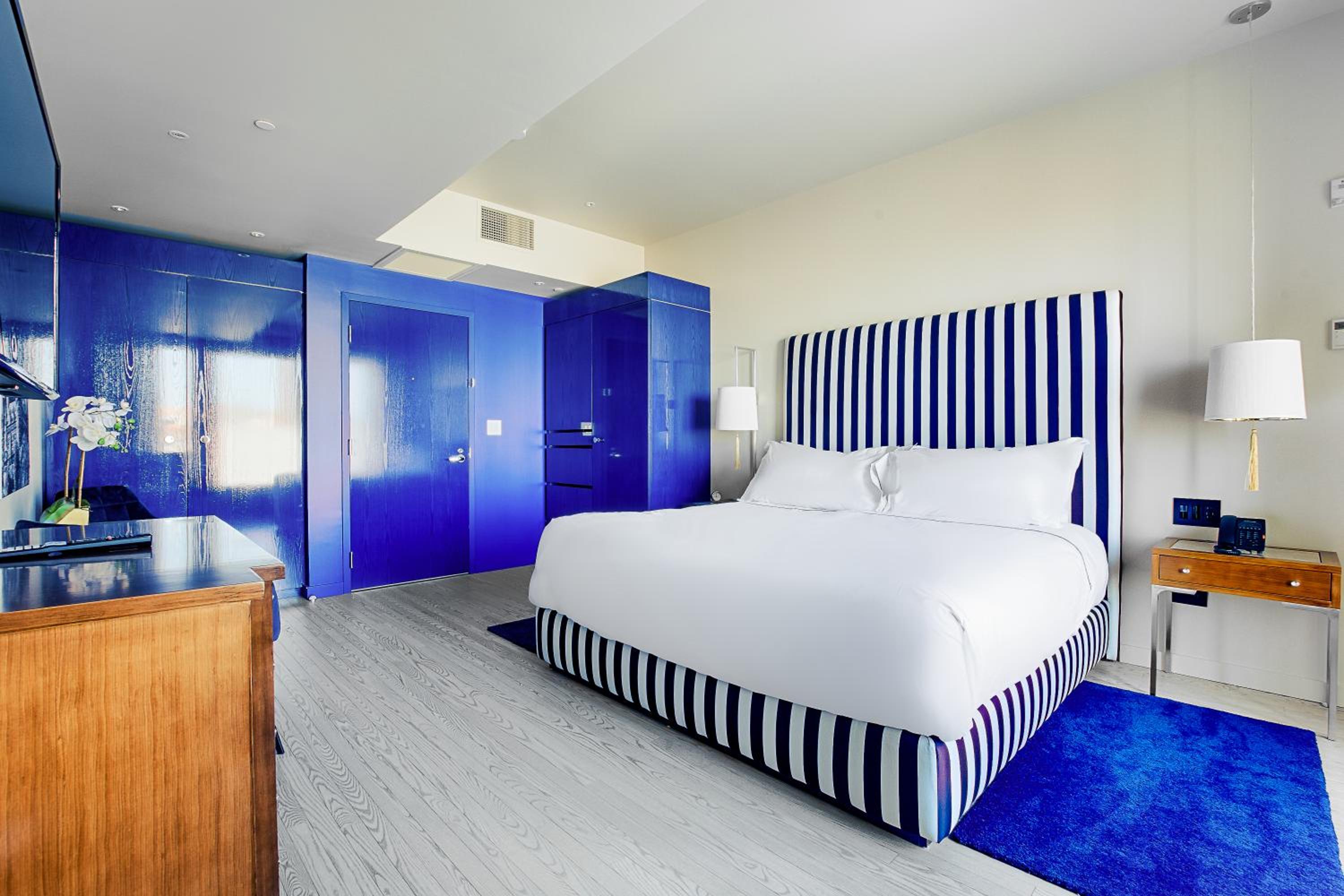Classic Room with City View