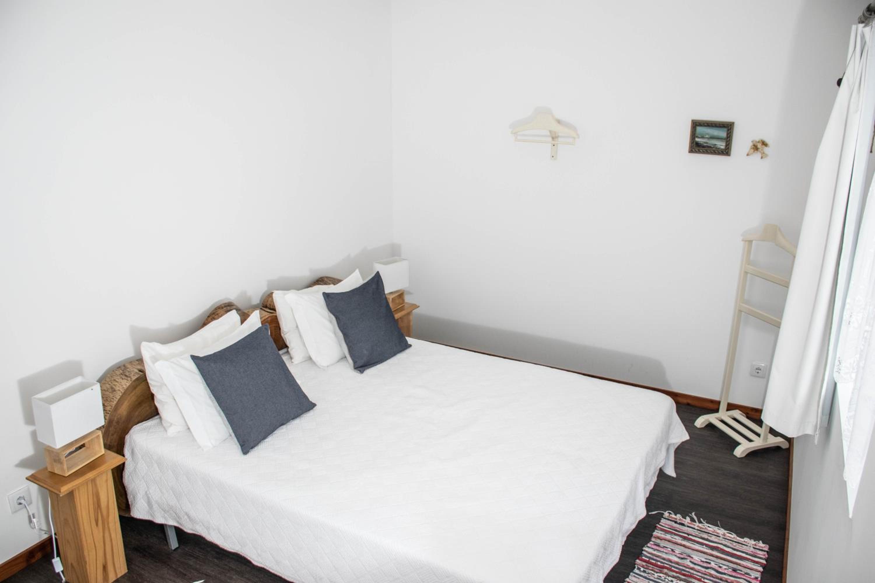 Two-Bedroom House - Photo 5