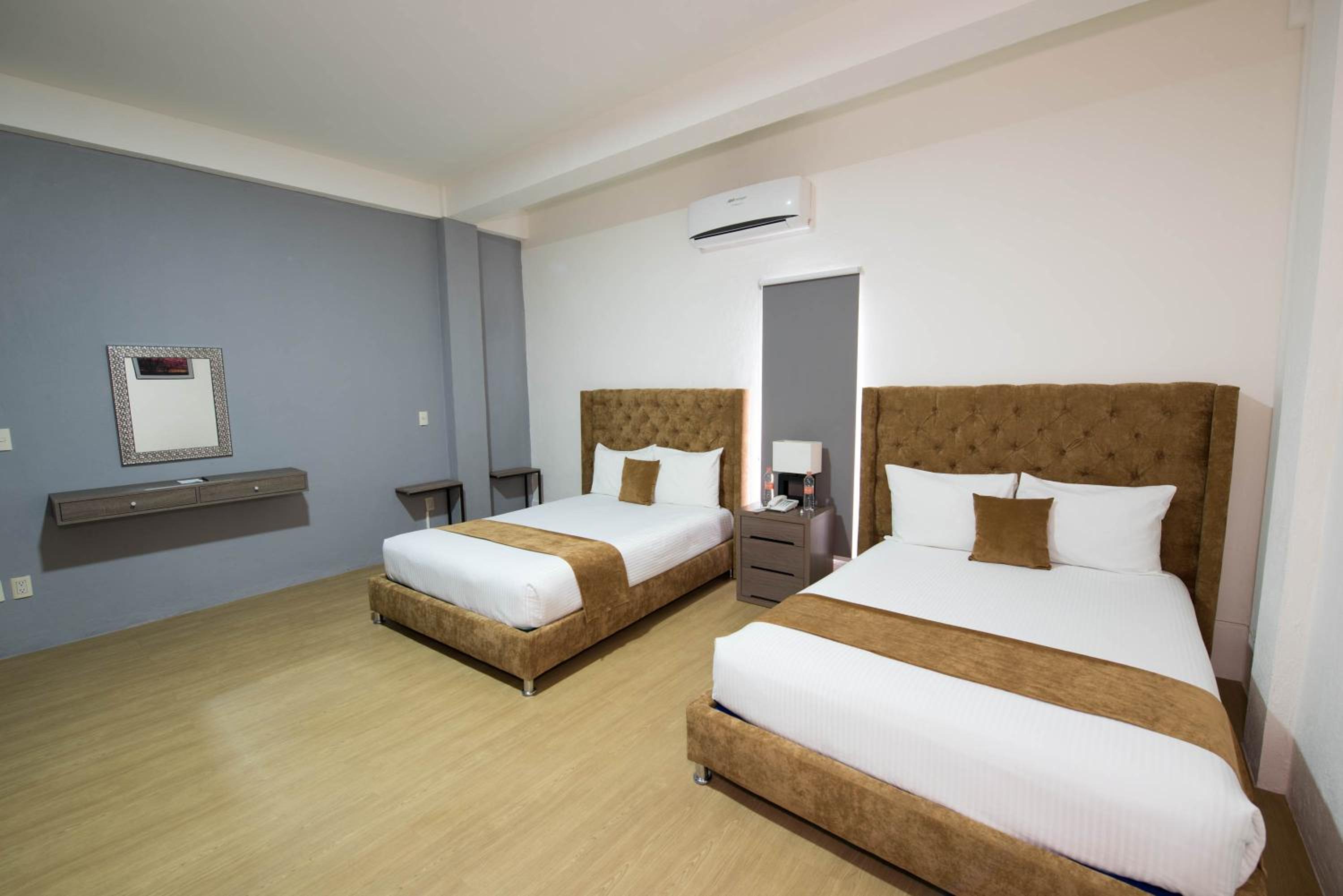Double Room with 2 Double Beds (4 Adults) photo 2