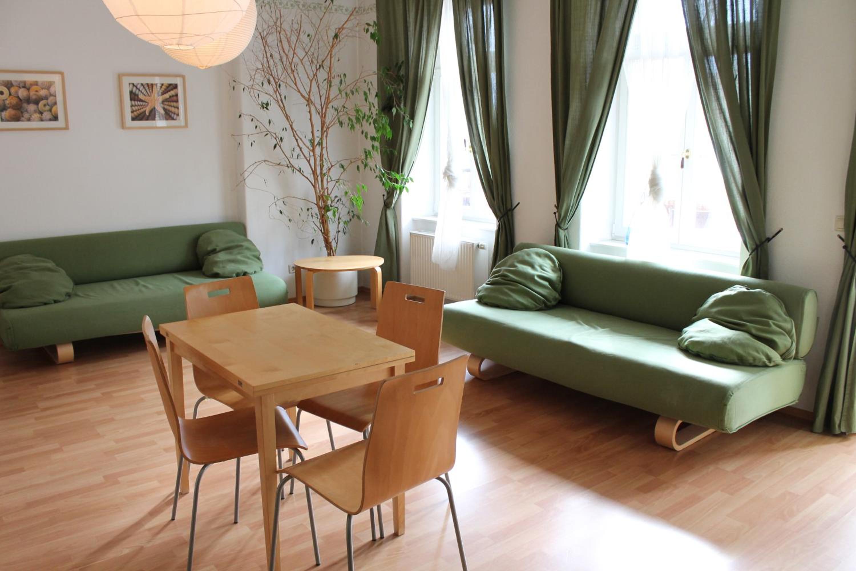 Three-Bedroom Apartment - High Floor photo 2