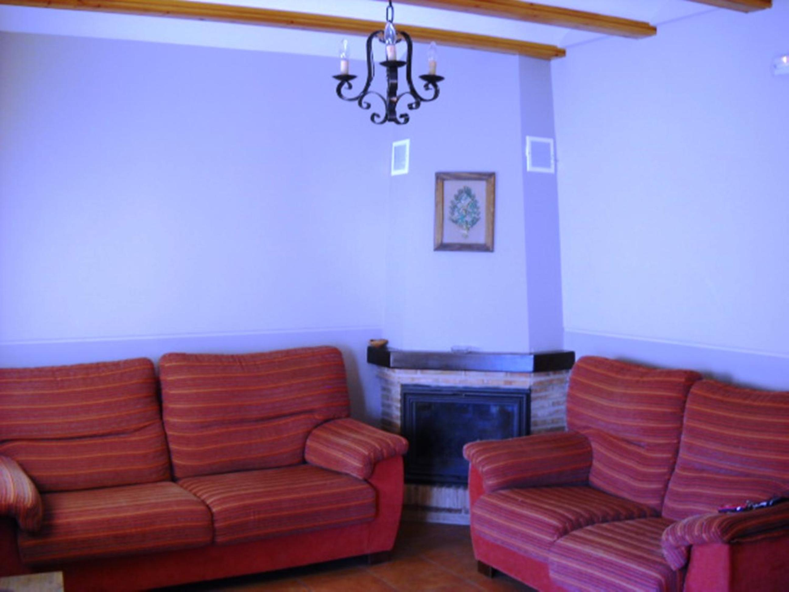 Five-Bedroom House - Casa de cinco habitaciones