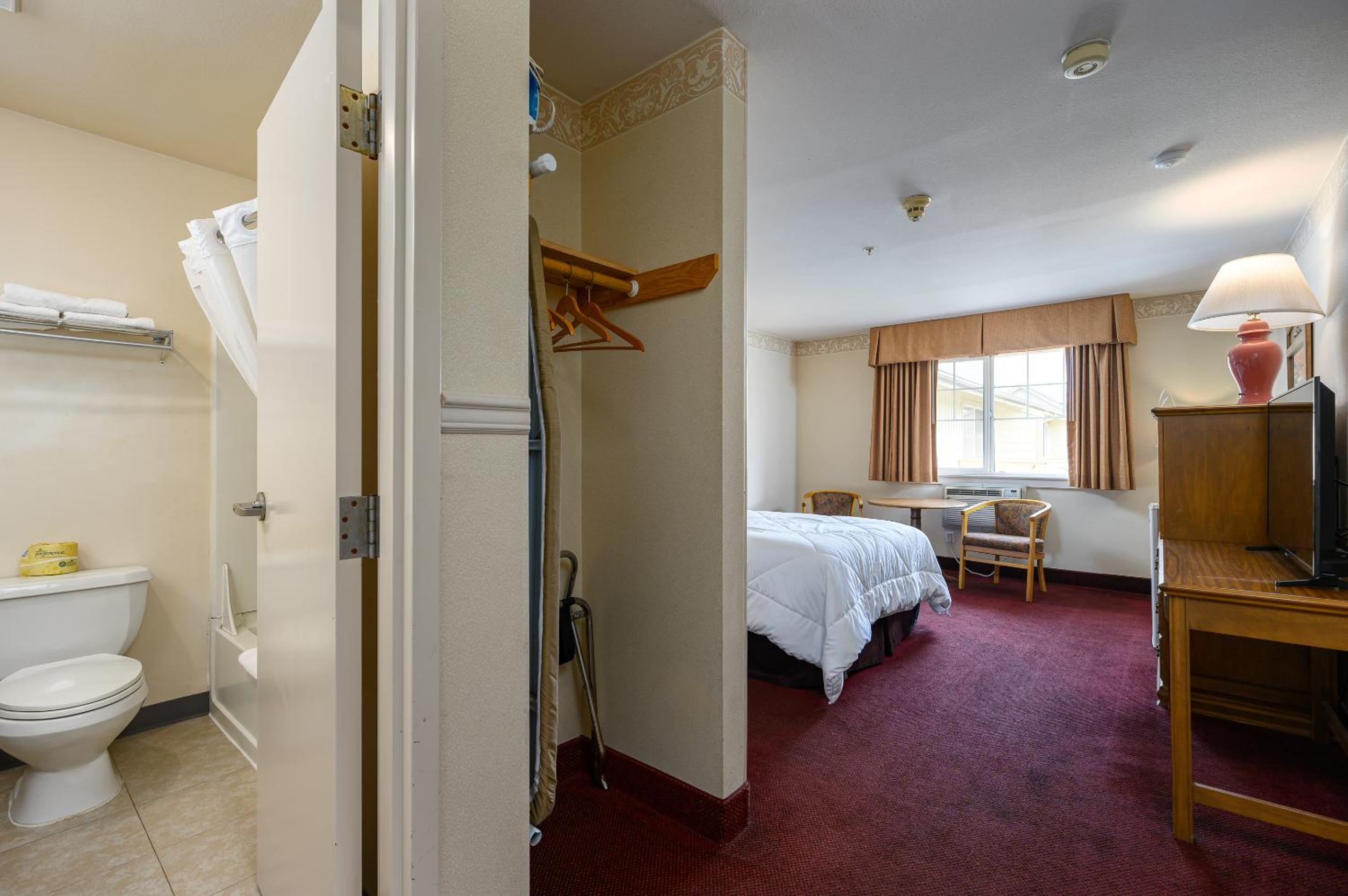 Queen Room - Photo 4