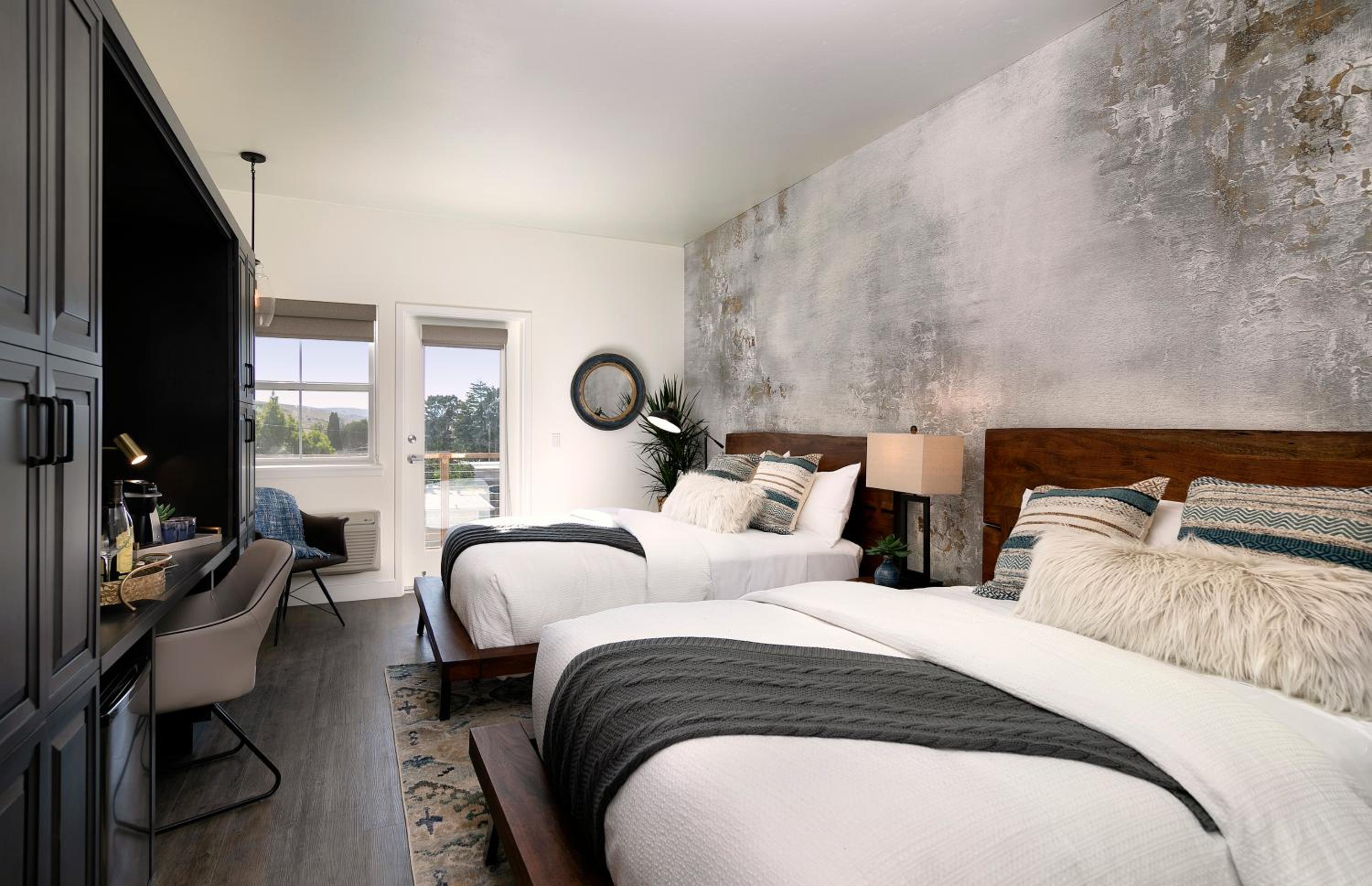 Deluxe Queen Room with Two Queen Beds