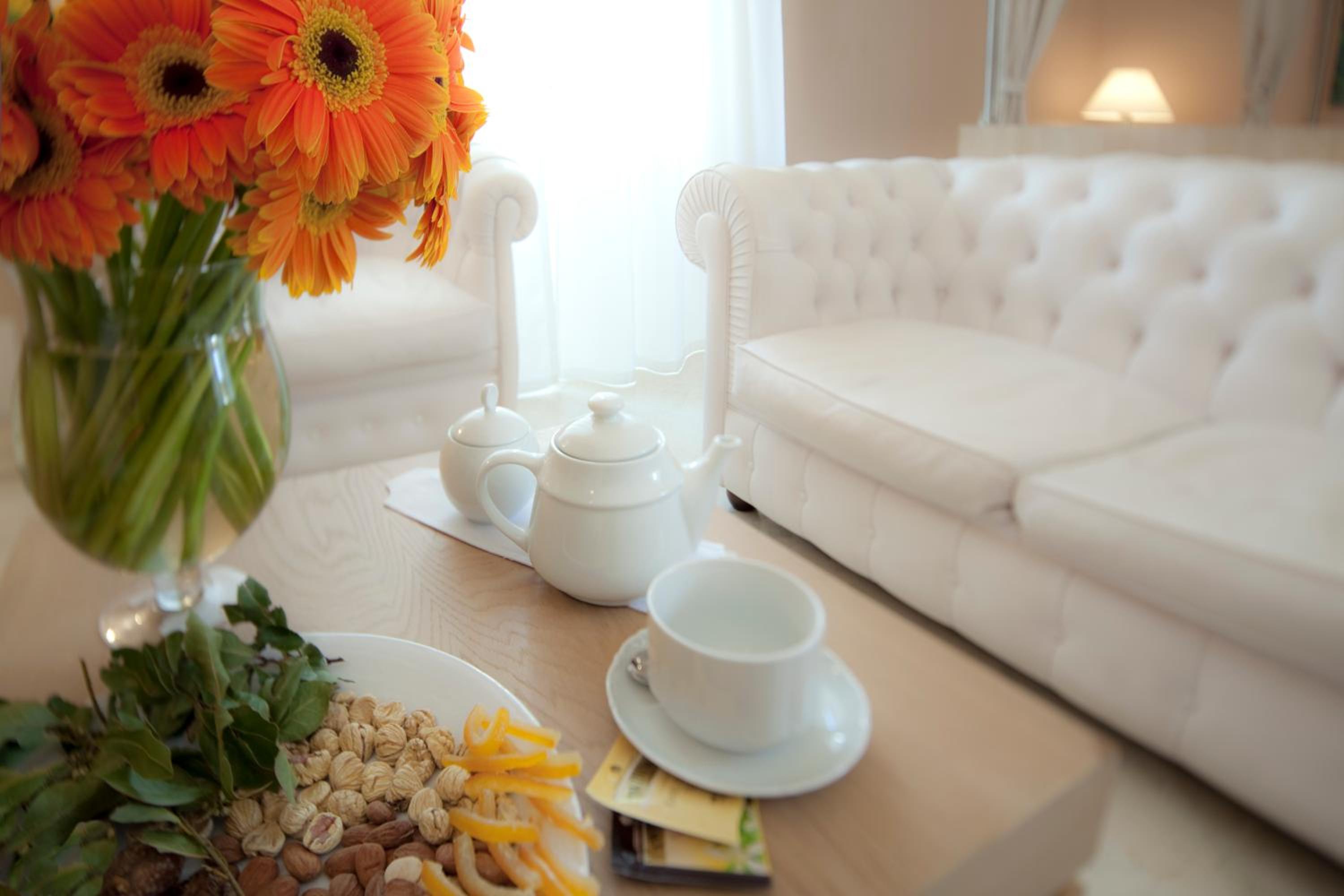 Luxury Suite - Photo 5