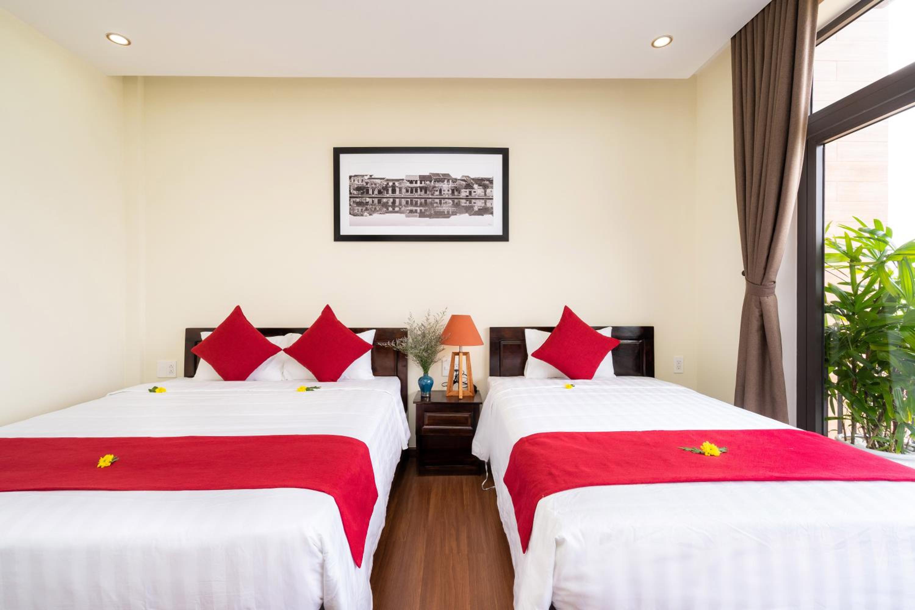 Deluxe Family Room - Photo 7