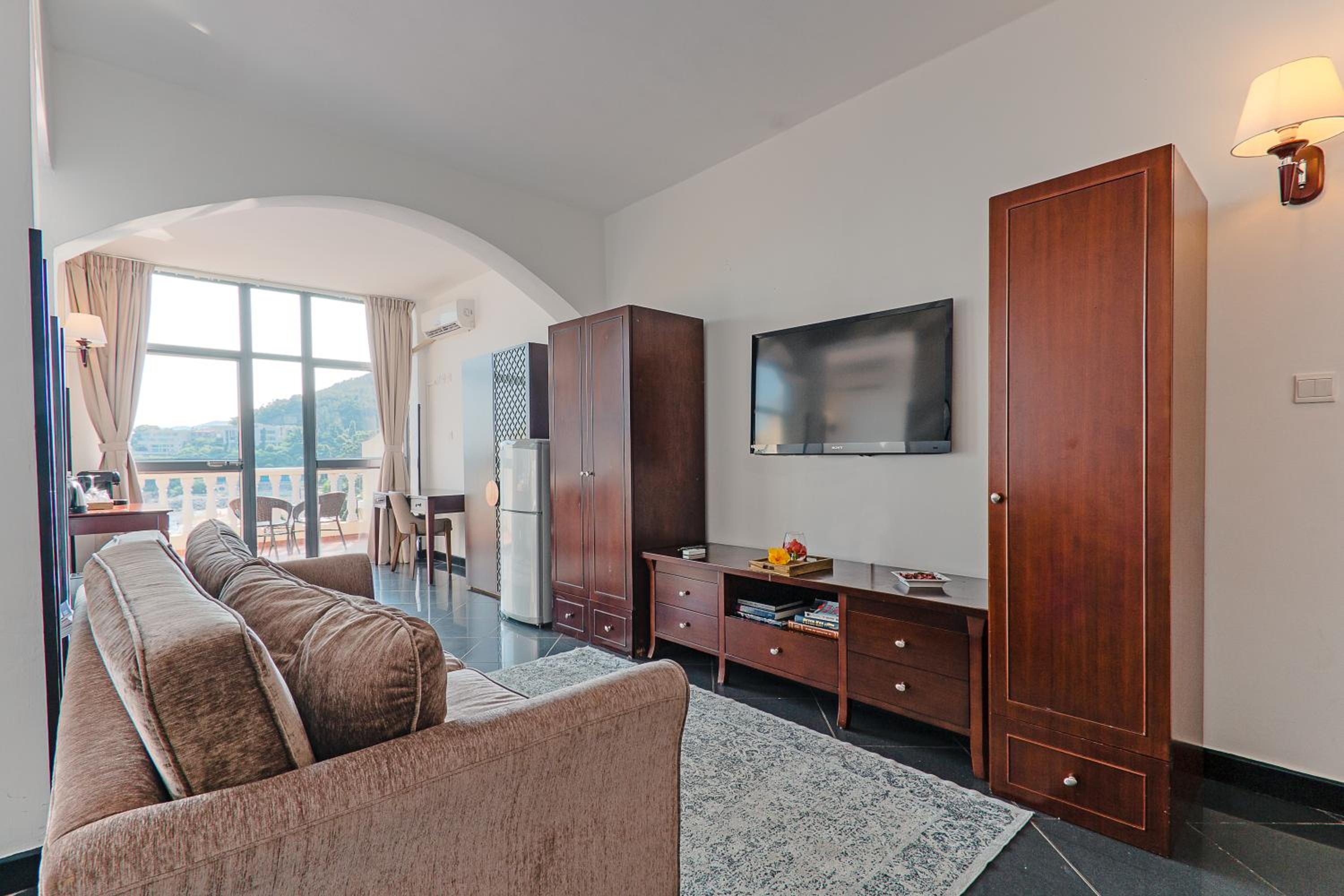 Family Room with Sea View and Balcony photo 3