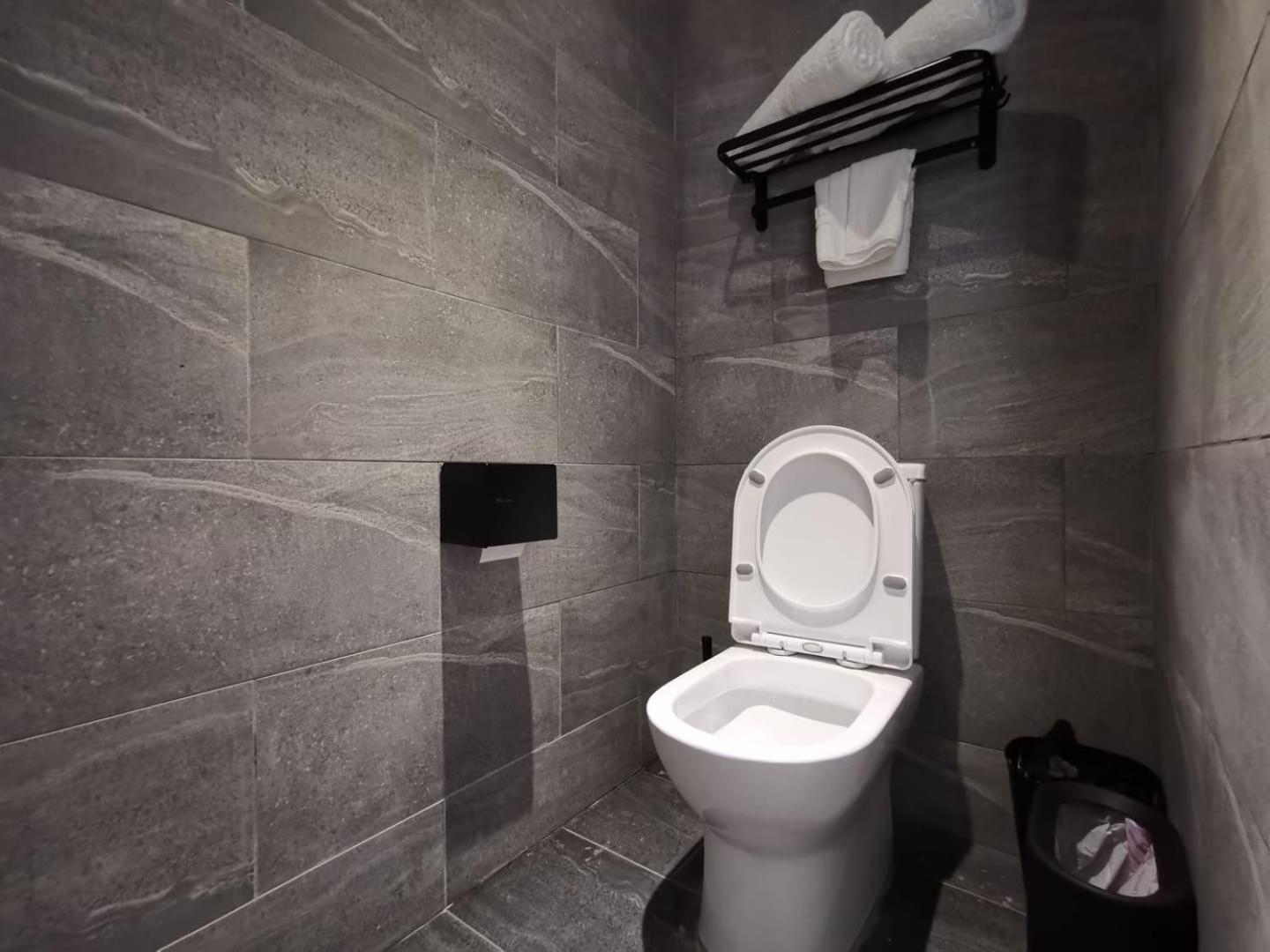 Deluxe Double Room with Side Sea View - Photo 5