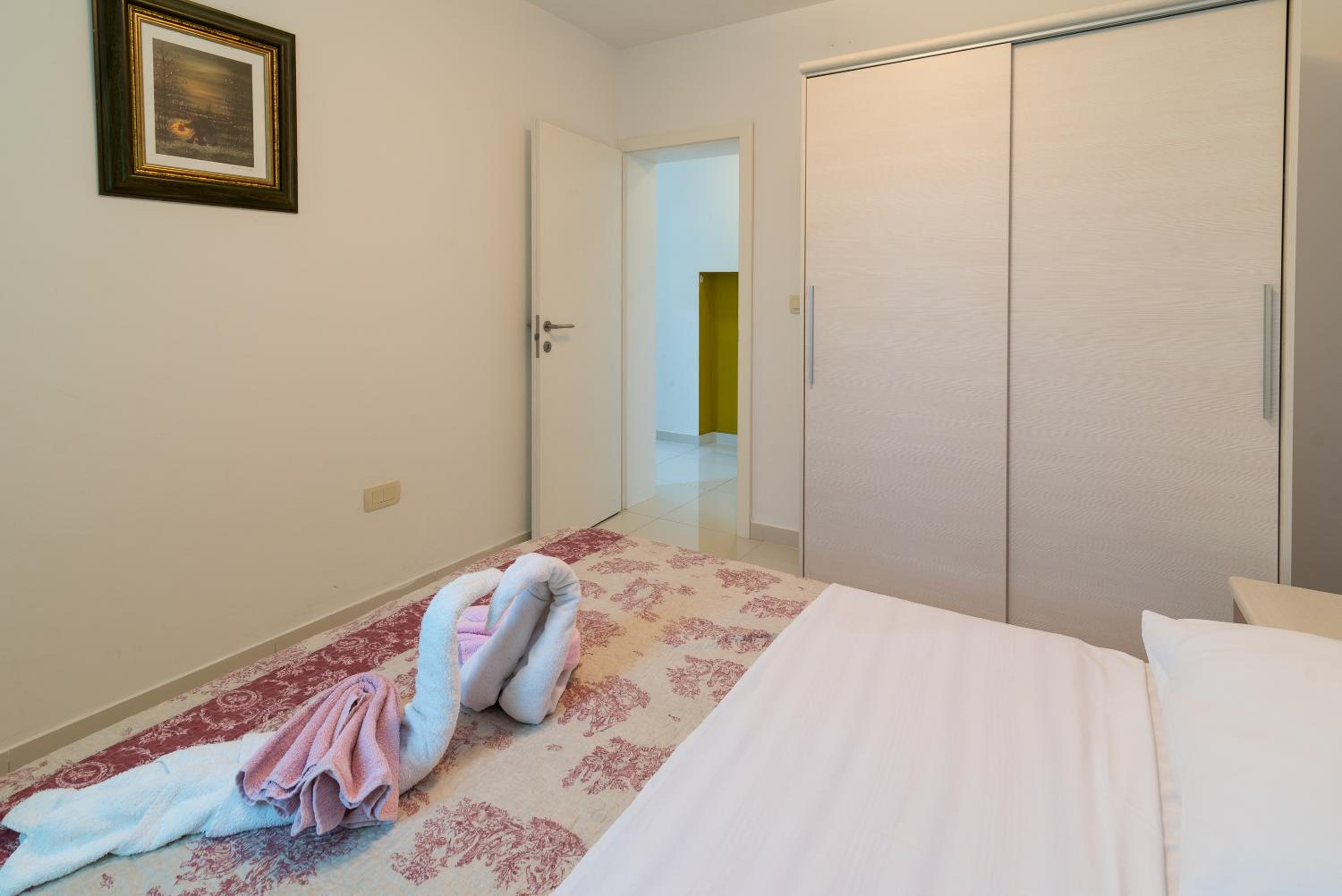 Two-Bedroom Apartment with Pool View photo 1