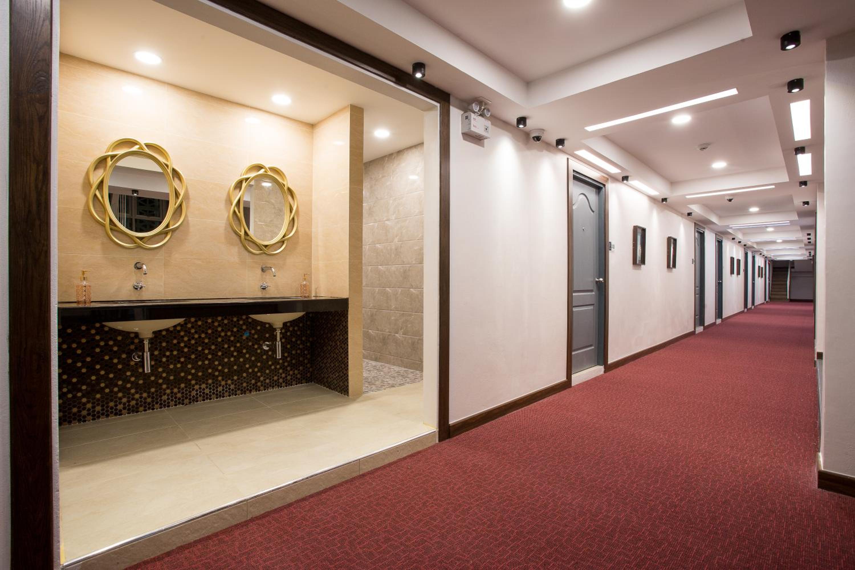 Superior King Room photo 2