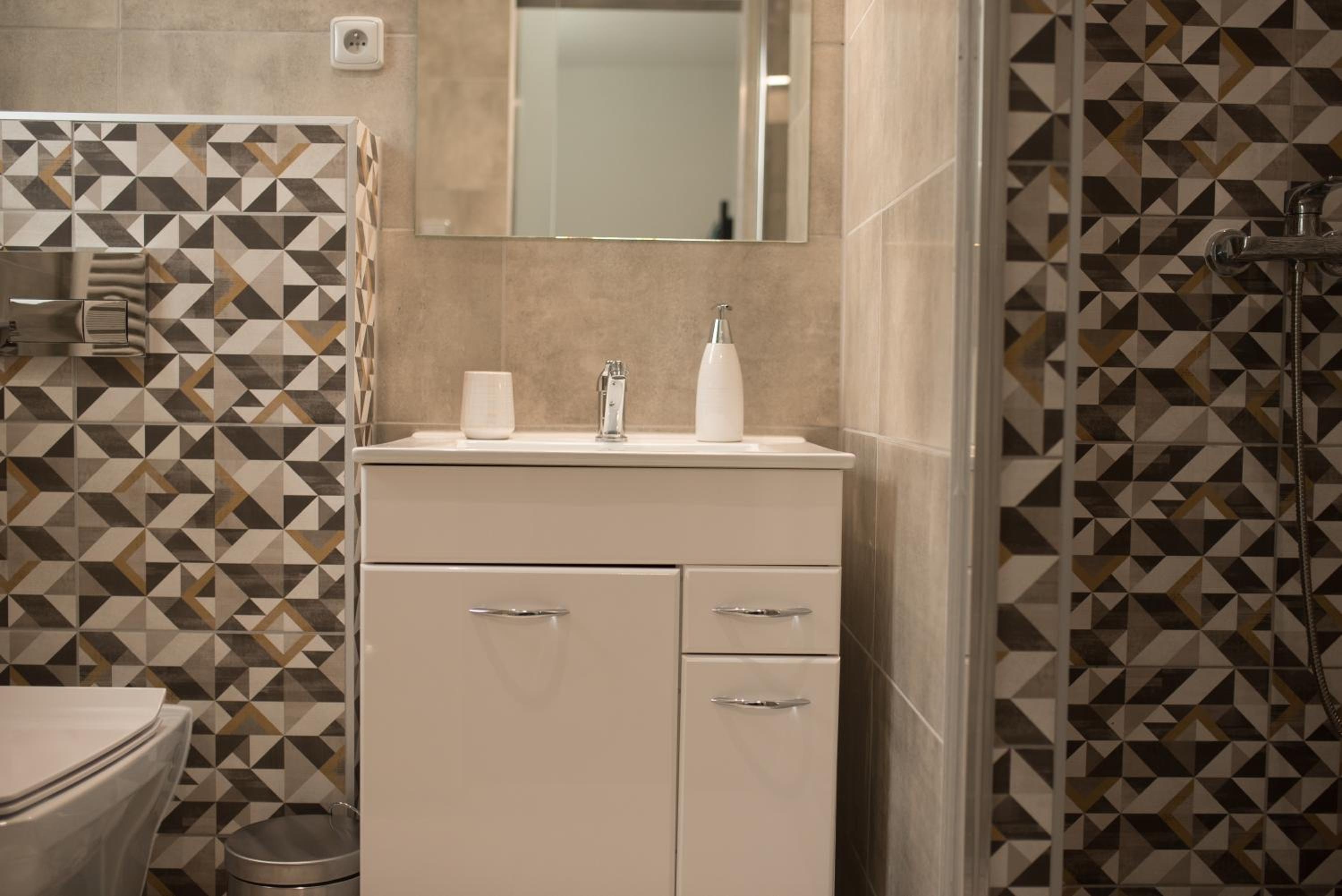 Single Room with Private Bathroom photo 3