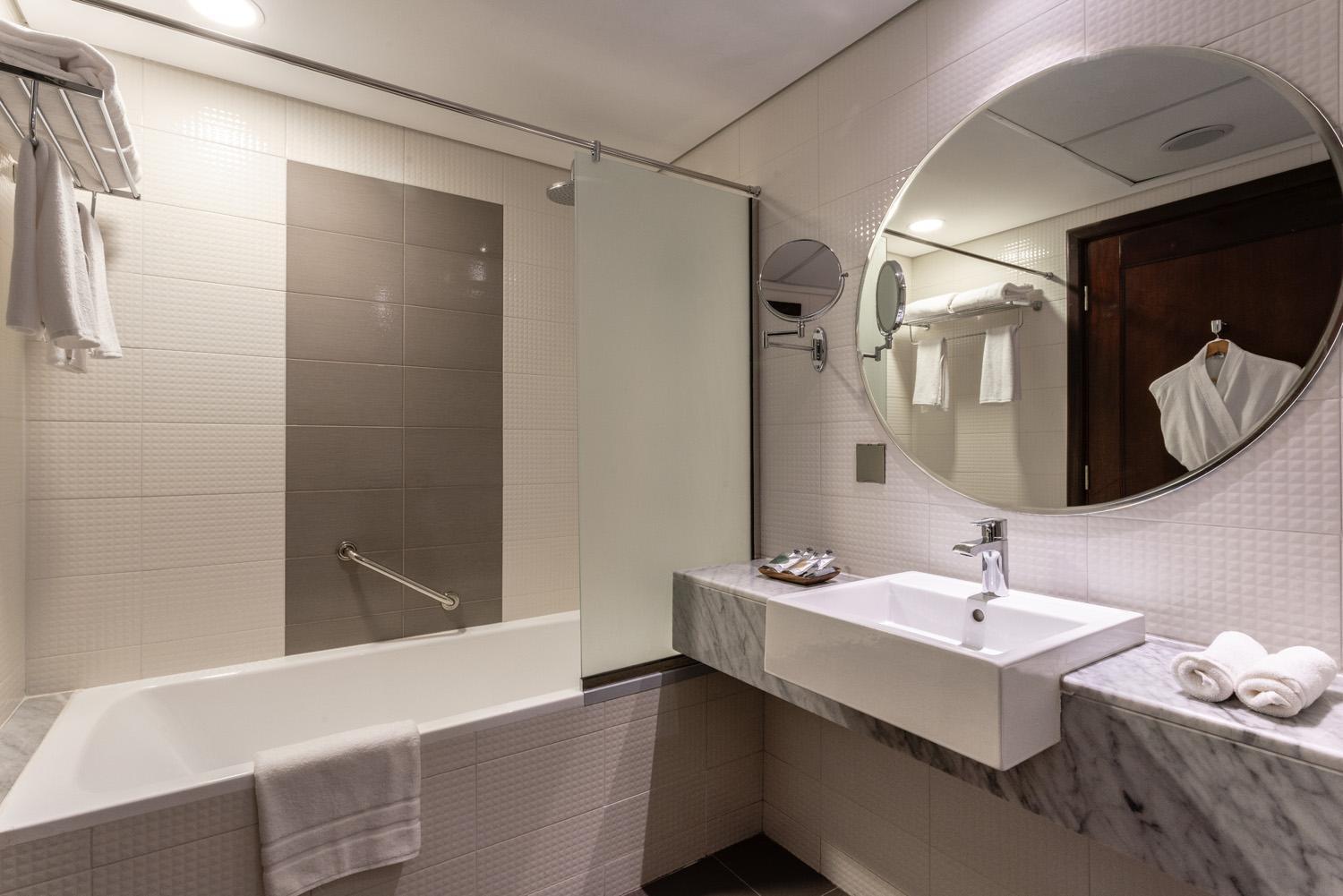 Executive Suite - Photo 6