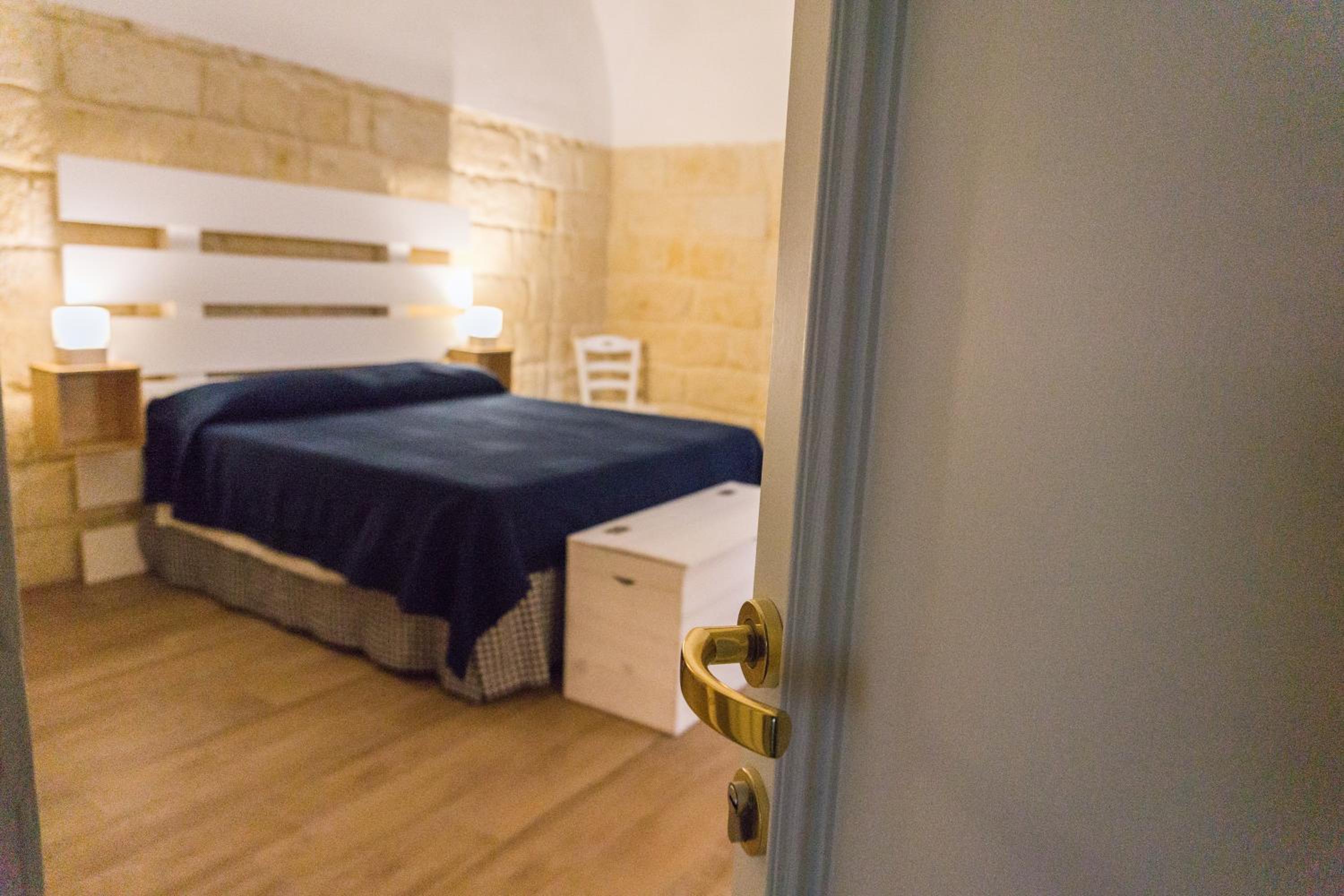 Deluxe Room - Photo 27