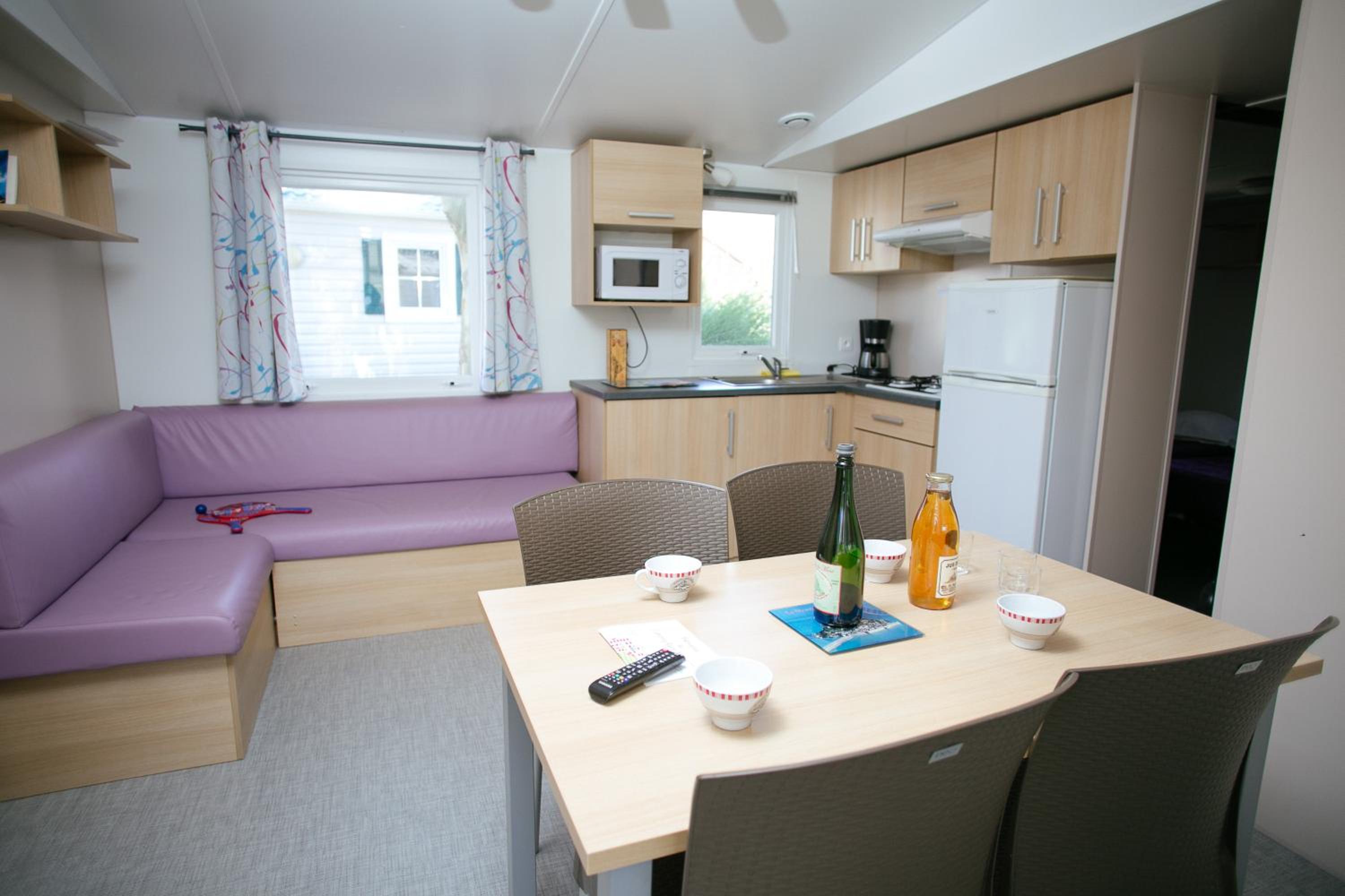 Mobile Home - Photo 6