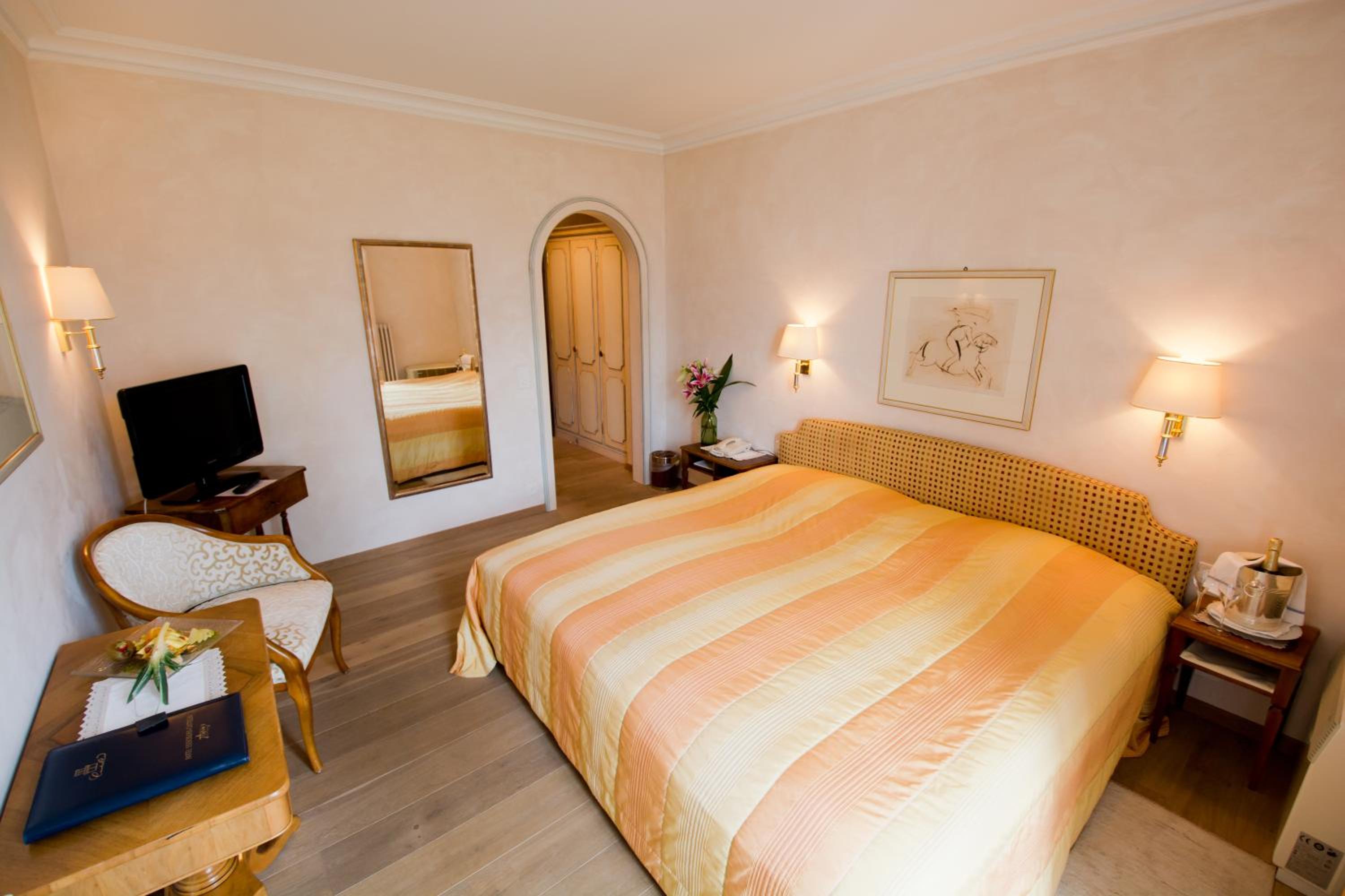 Standard Double Room - Photo 4