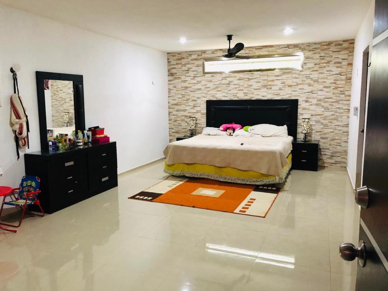 Deluxe King Suite photo 1