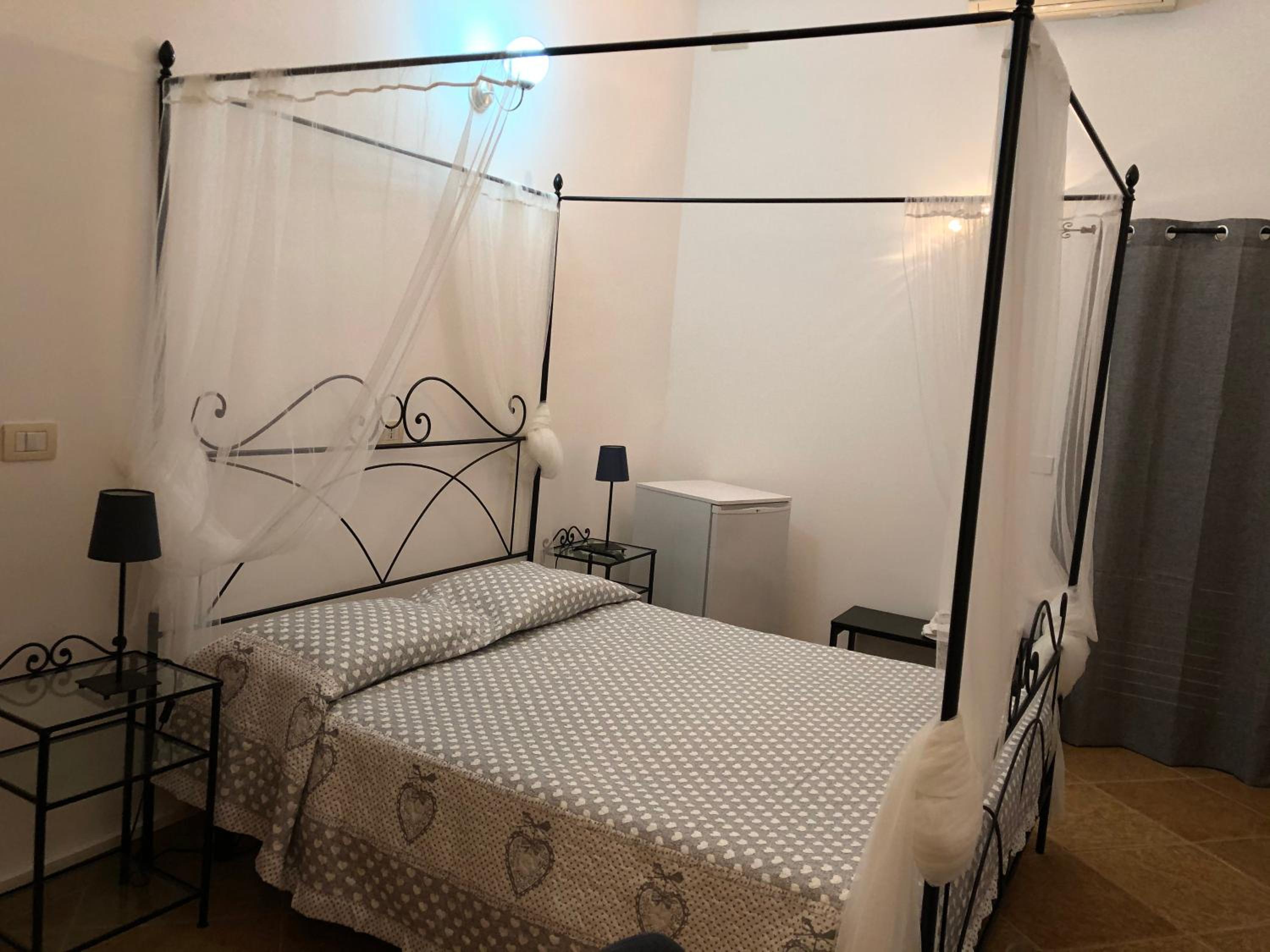 Double Room - Photo 5