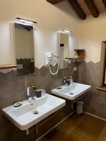 Triple Room with Private Bathroom photo 3