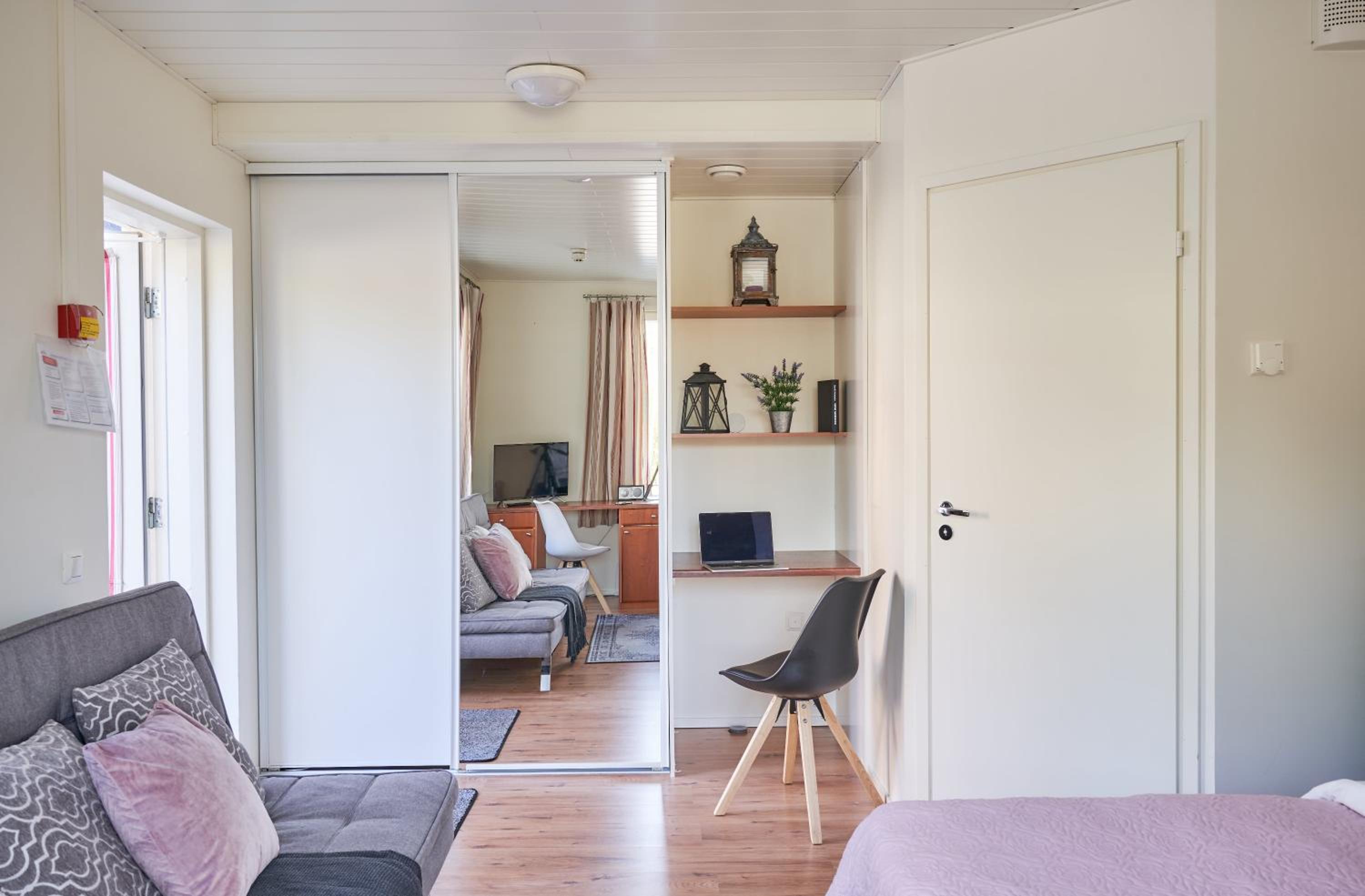 Quadruple Room with Private Bathroom - Photo 3