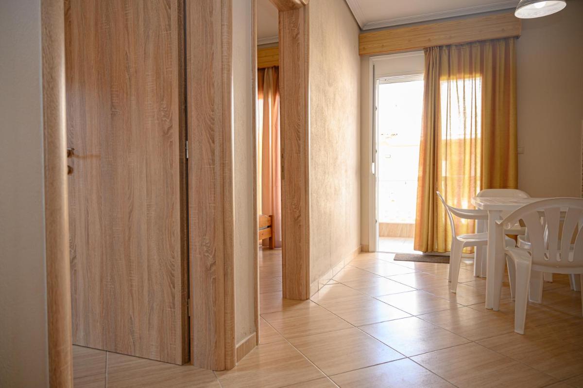 Apartment with Sea View - Photo 7