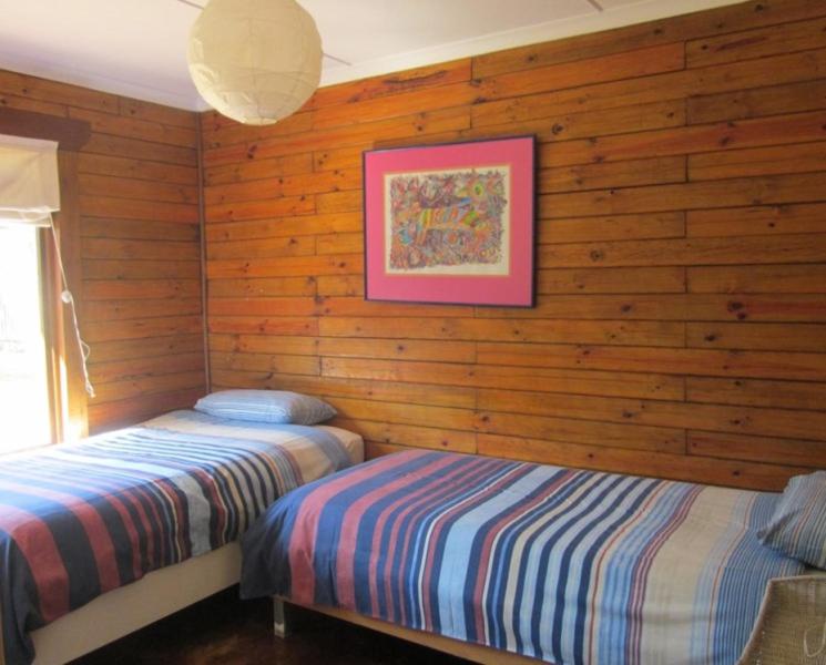 Three-Bedroom House photo 3