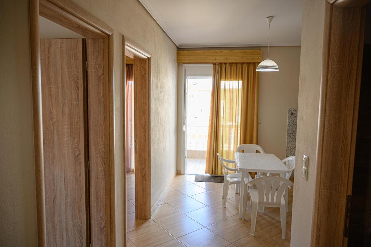Apartment with Sea View - Photo 6