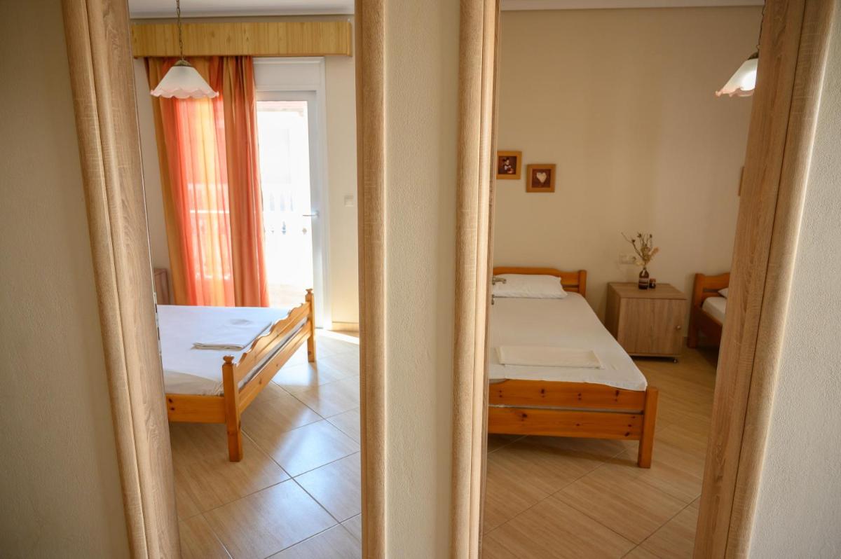 Apartment with Sea View - Photo 9