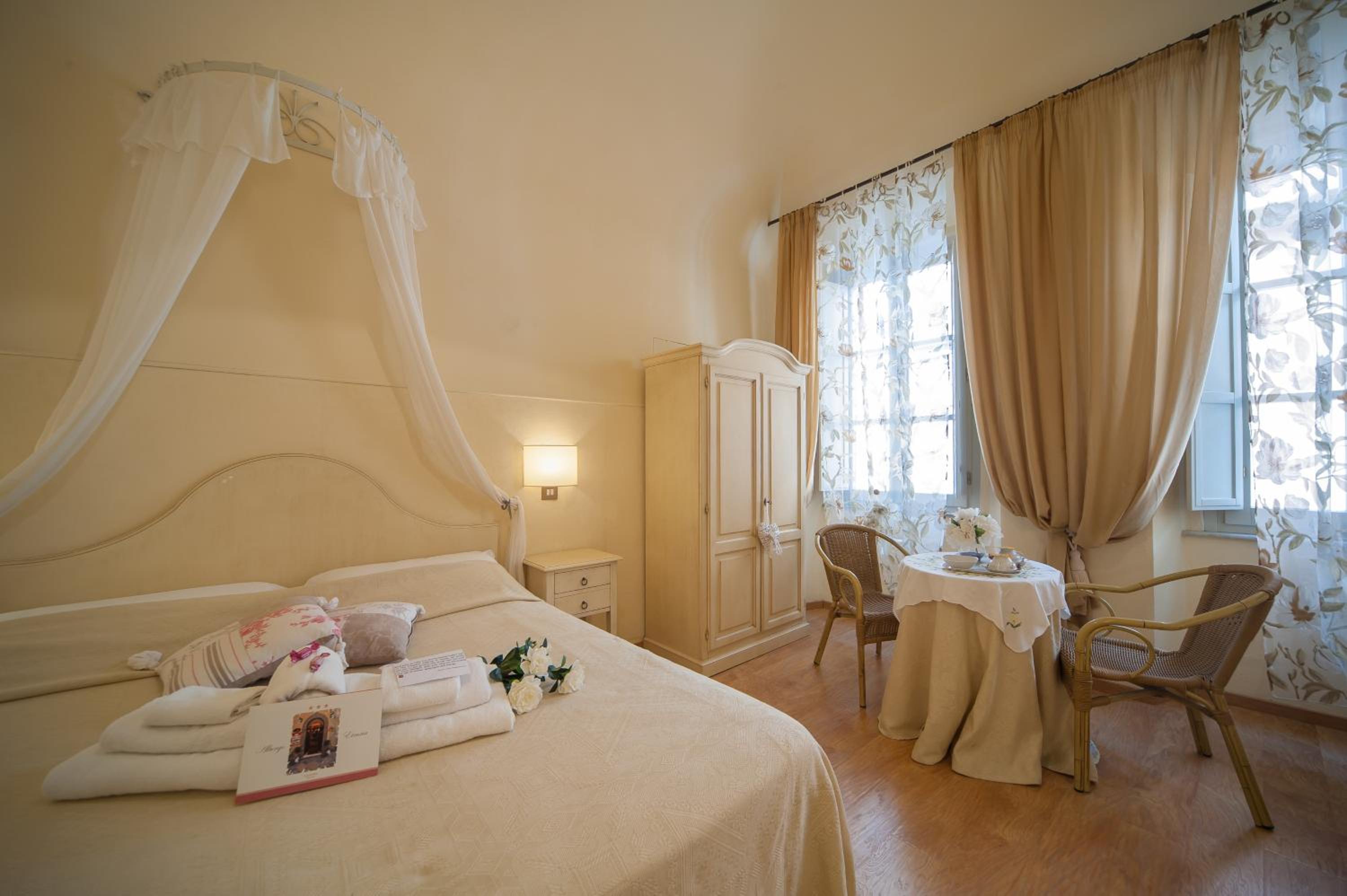 Double or Twin Room with Bathroom photo 1