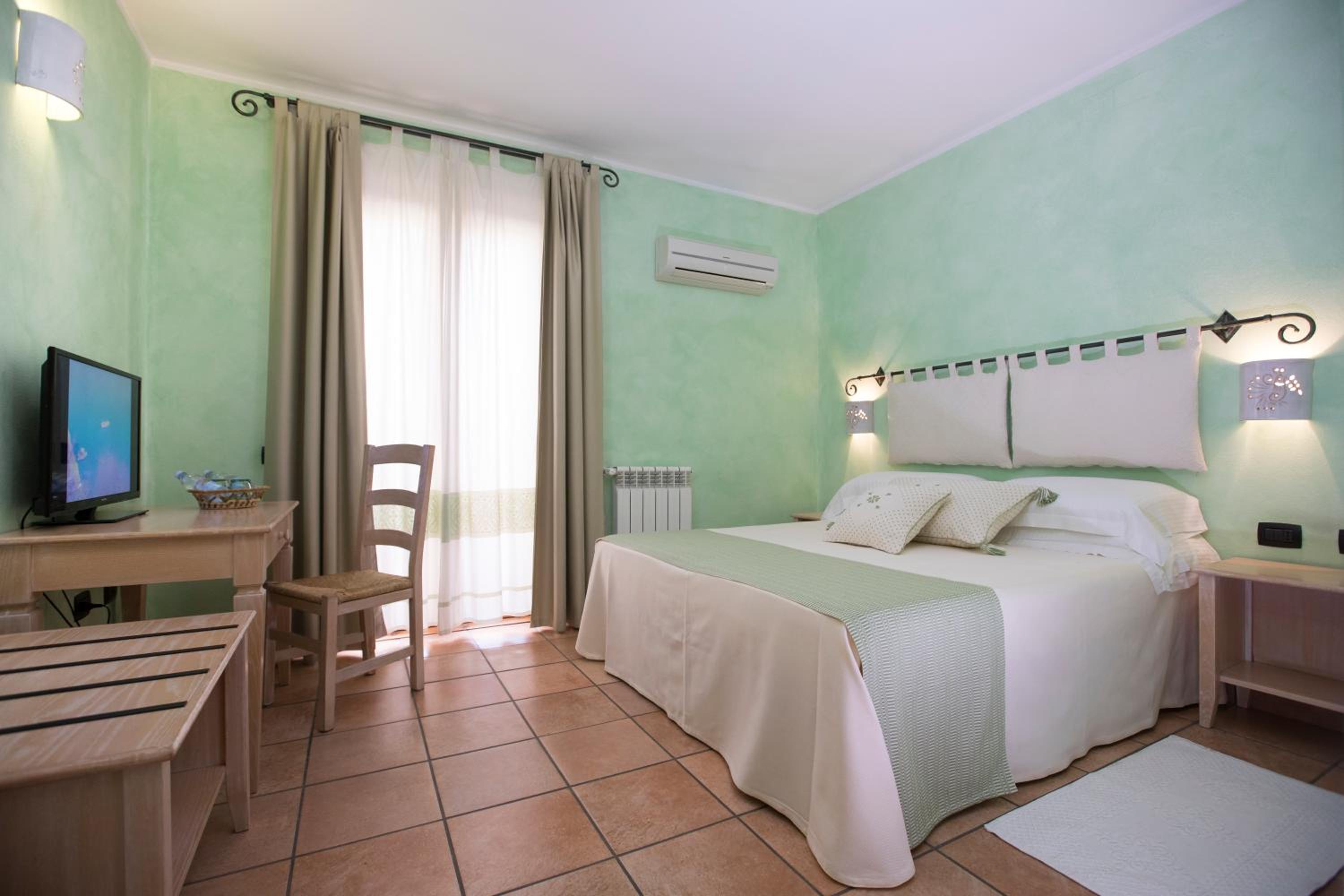 Standard Double Room - Photo 4