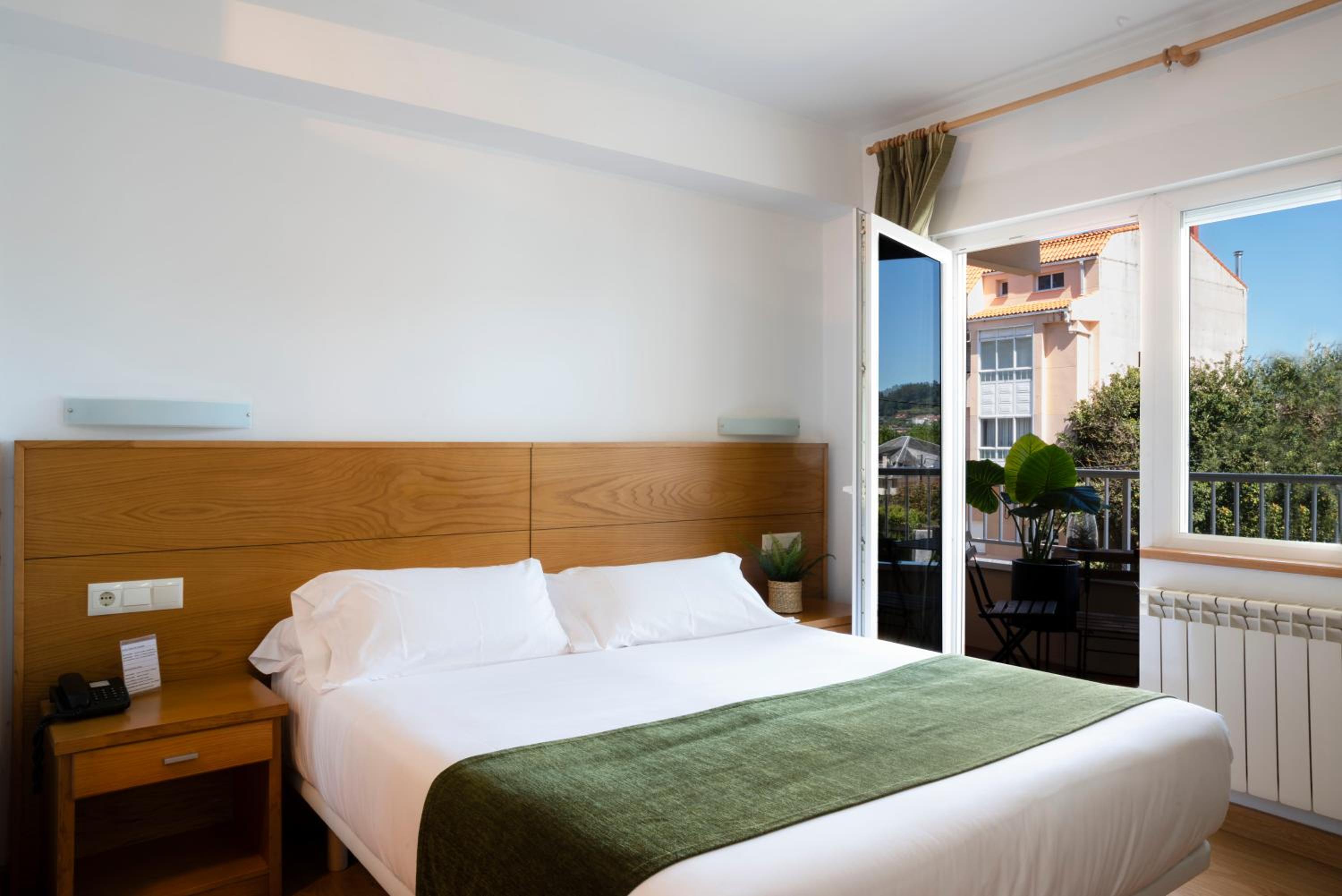 Habitación Doble Deluxe con Balcón y Vista al Mar