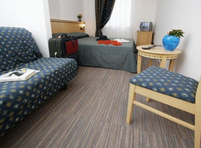 Triple Room - Photo 1
