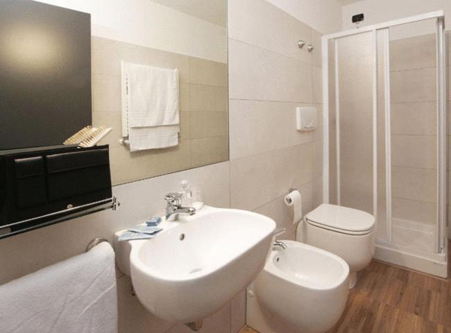 Classic Double or Twin Room - Photo 2
