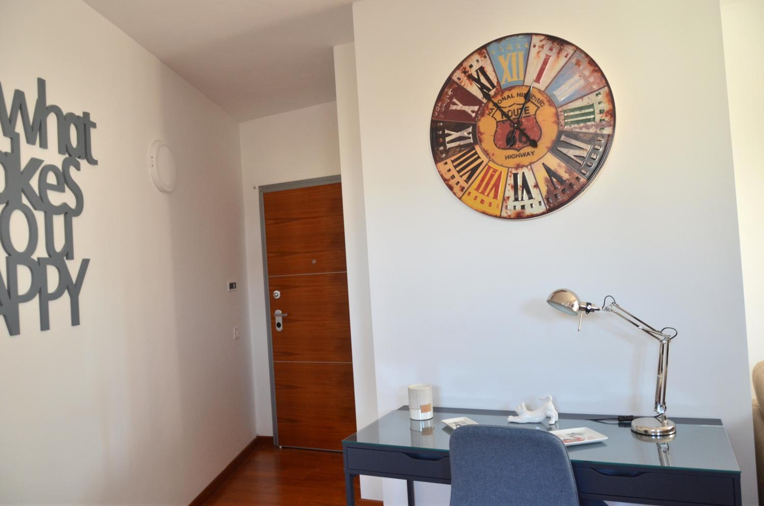 One-Bedroom Apartment photo 3